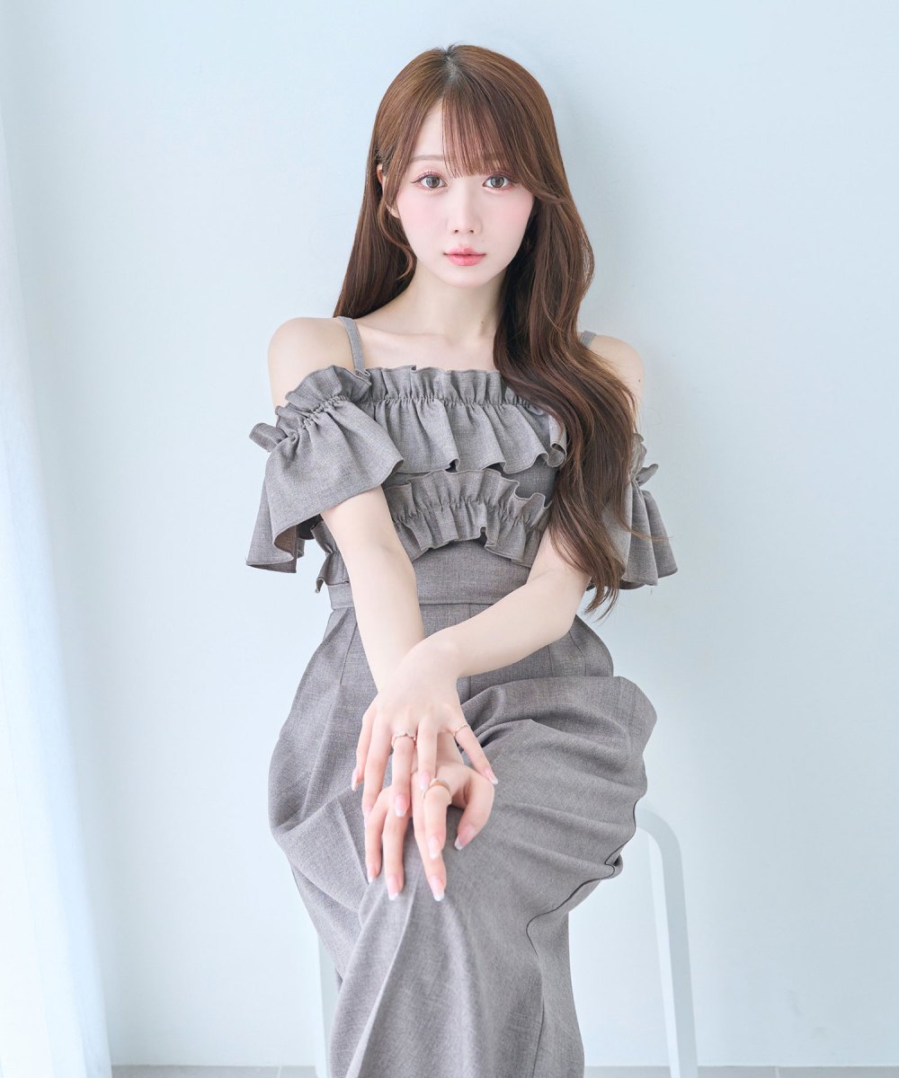 off shoulder frills romper