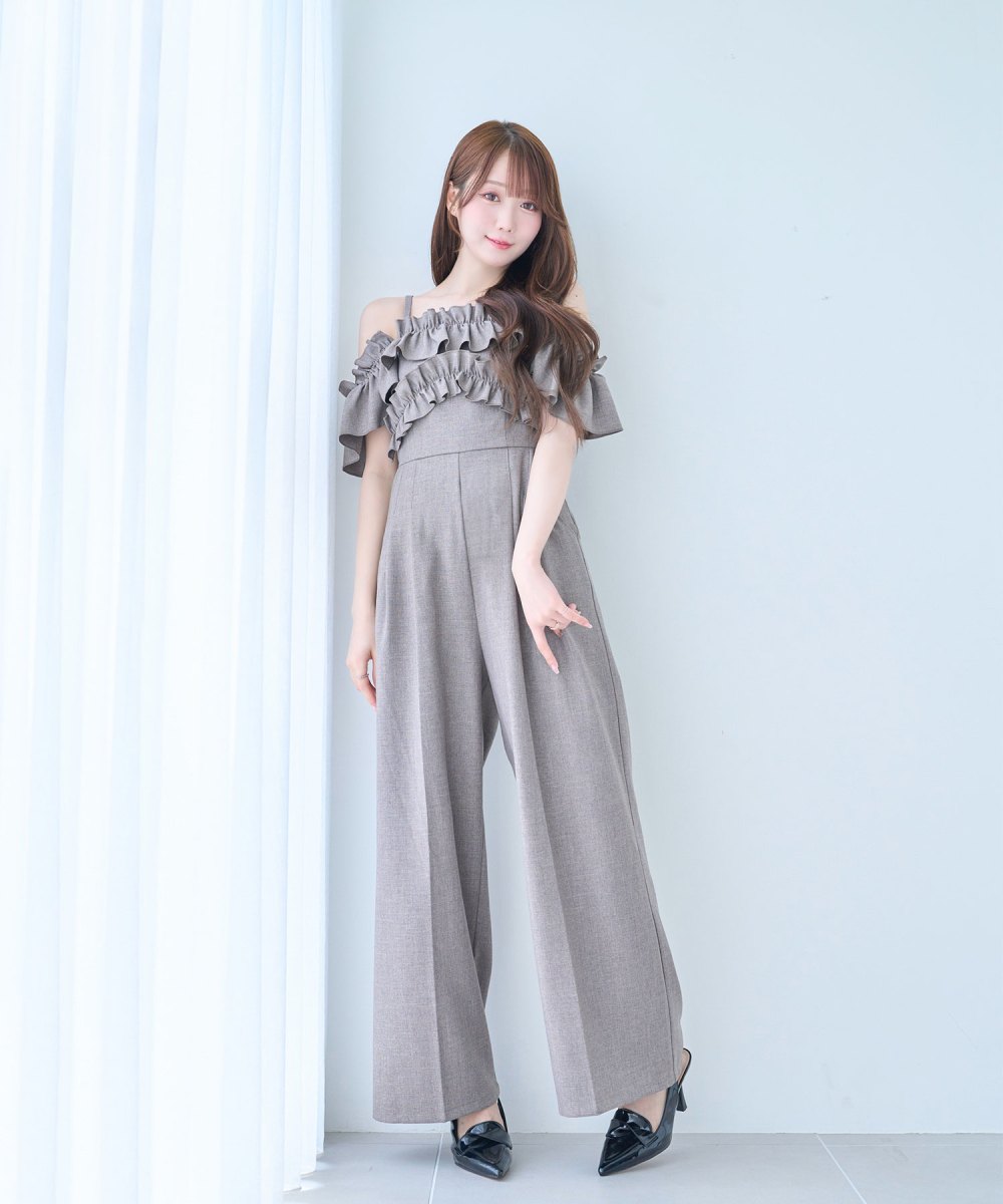 off shoulder frills romper