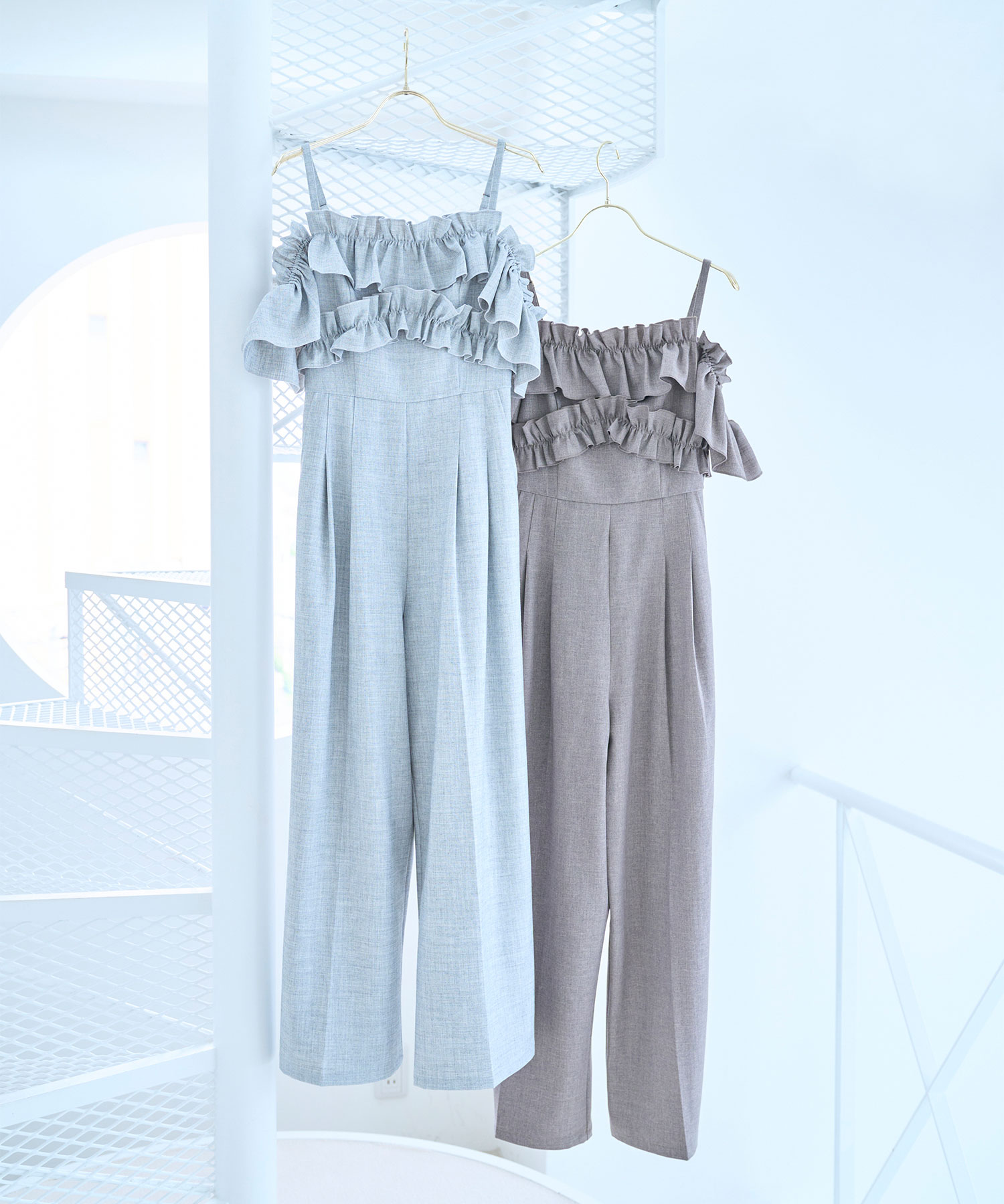 【即日発送】ロゼミューズ　off shoulder frills romper off shoulder frills romper – BUNNY APARTMENT