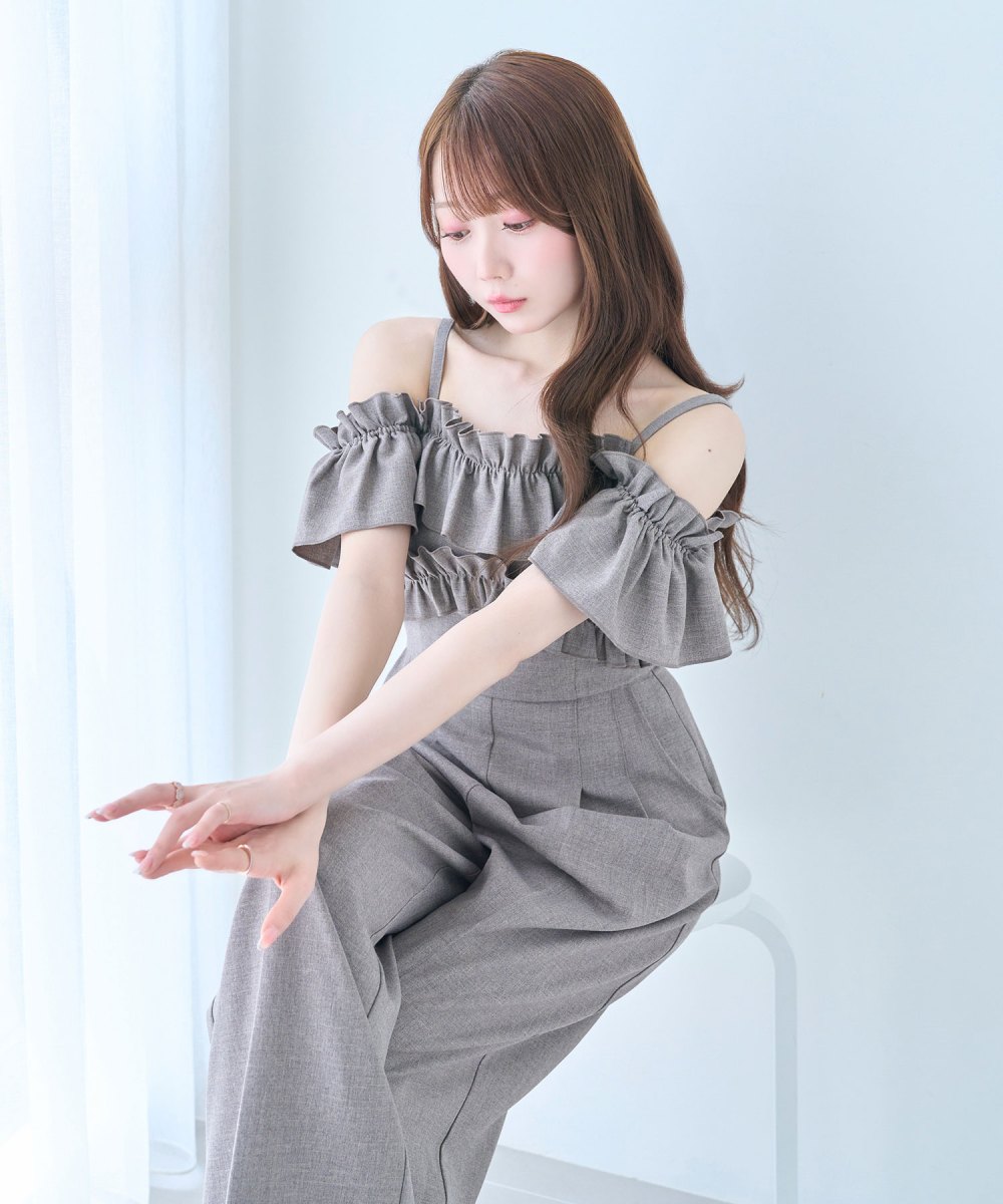 off shoulder frills romper