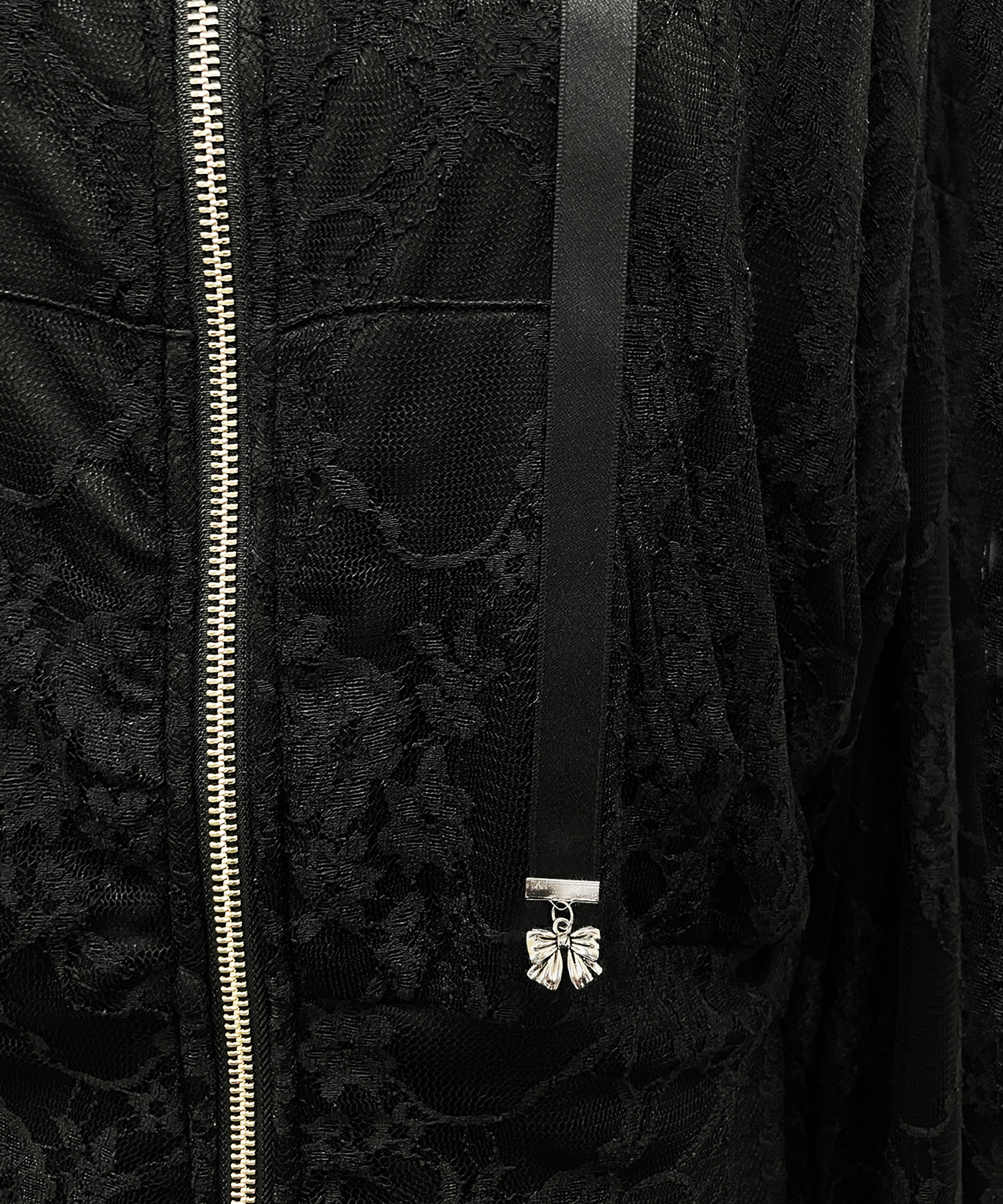 リボンチャームレースパーカー