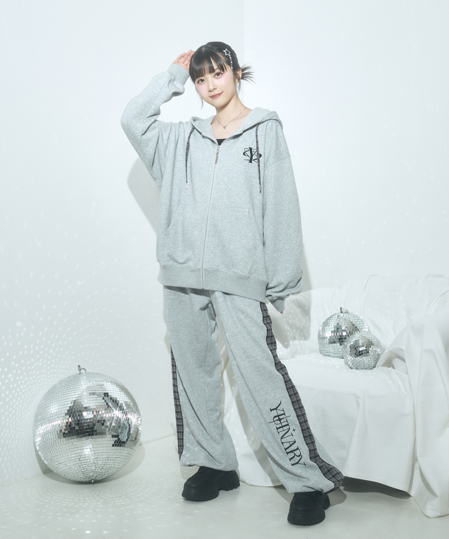 HINNOMINATE 売れ筋商品|||ヒノミネイト パーカー・スウェットシャツ アウター レディース Sweatshirts Grey UNISEX エンブロイダリージップパーカー – BUNNY APARTMENT