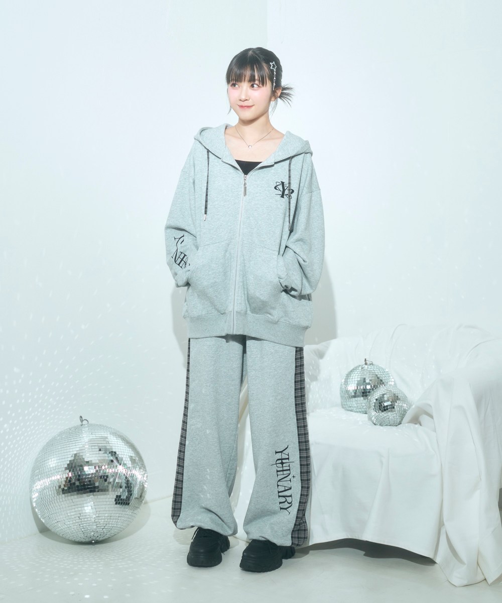 UNISEX エンブロイダリージップパーカー