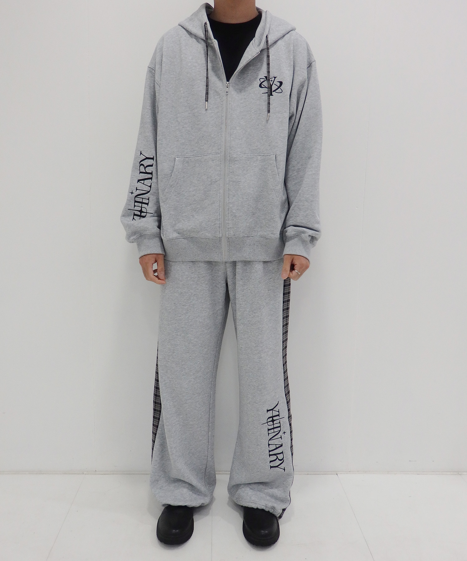 UNISEX チェックラインスウェットパンツ – BUNNY APARTMENT