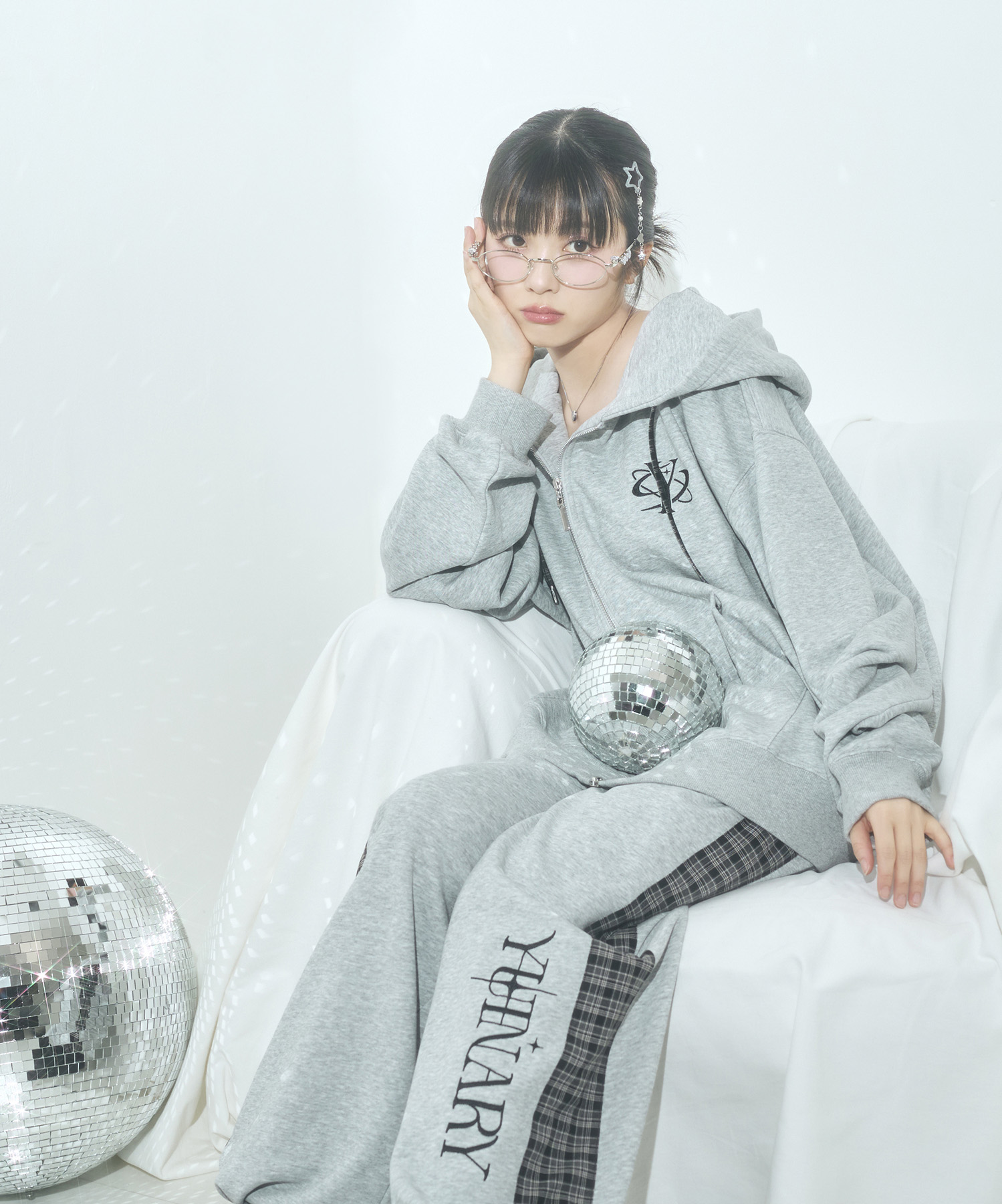 YUNページ UNISEX チェックラインスウェットパンツ – BUNNY APARTMENT