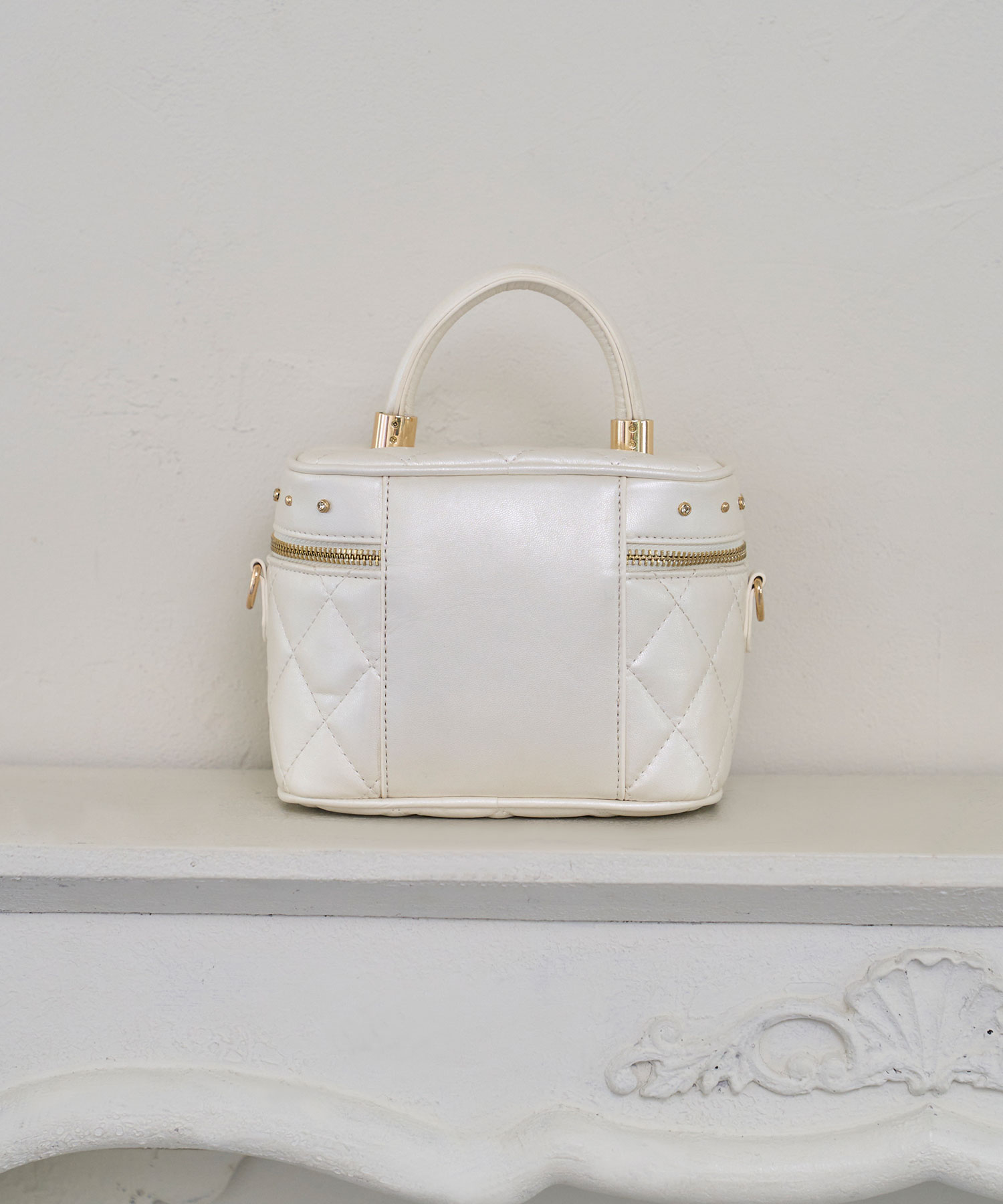 Mini vanity with detachable fur handle