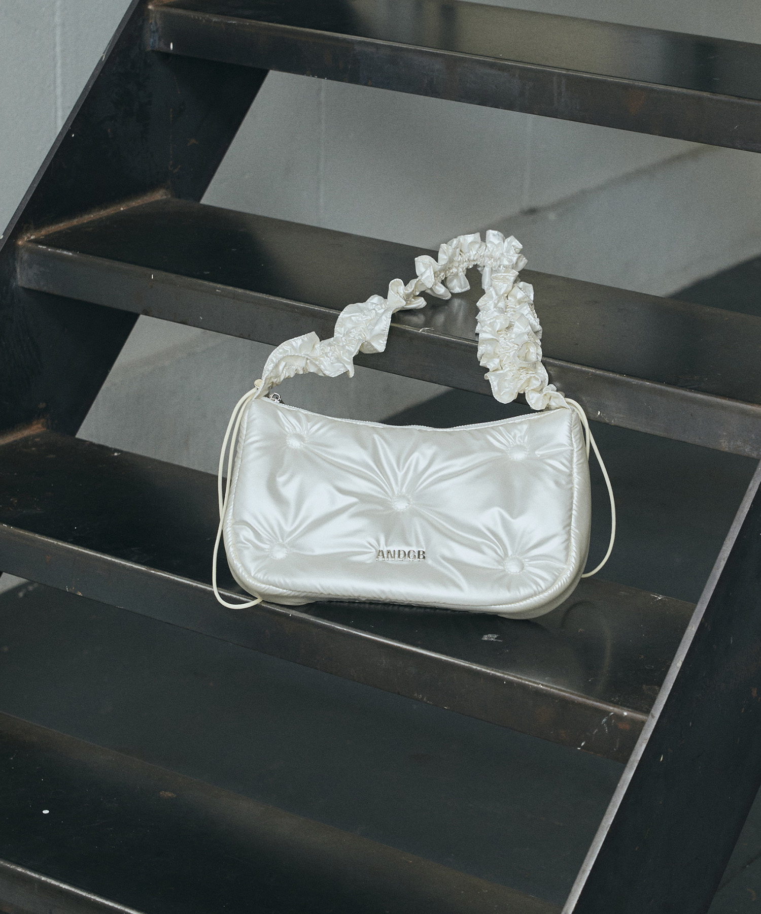 ギャザーパフィーショルダーバッグ