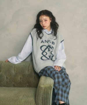 UNISEX エンブレムシャギーベスト