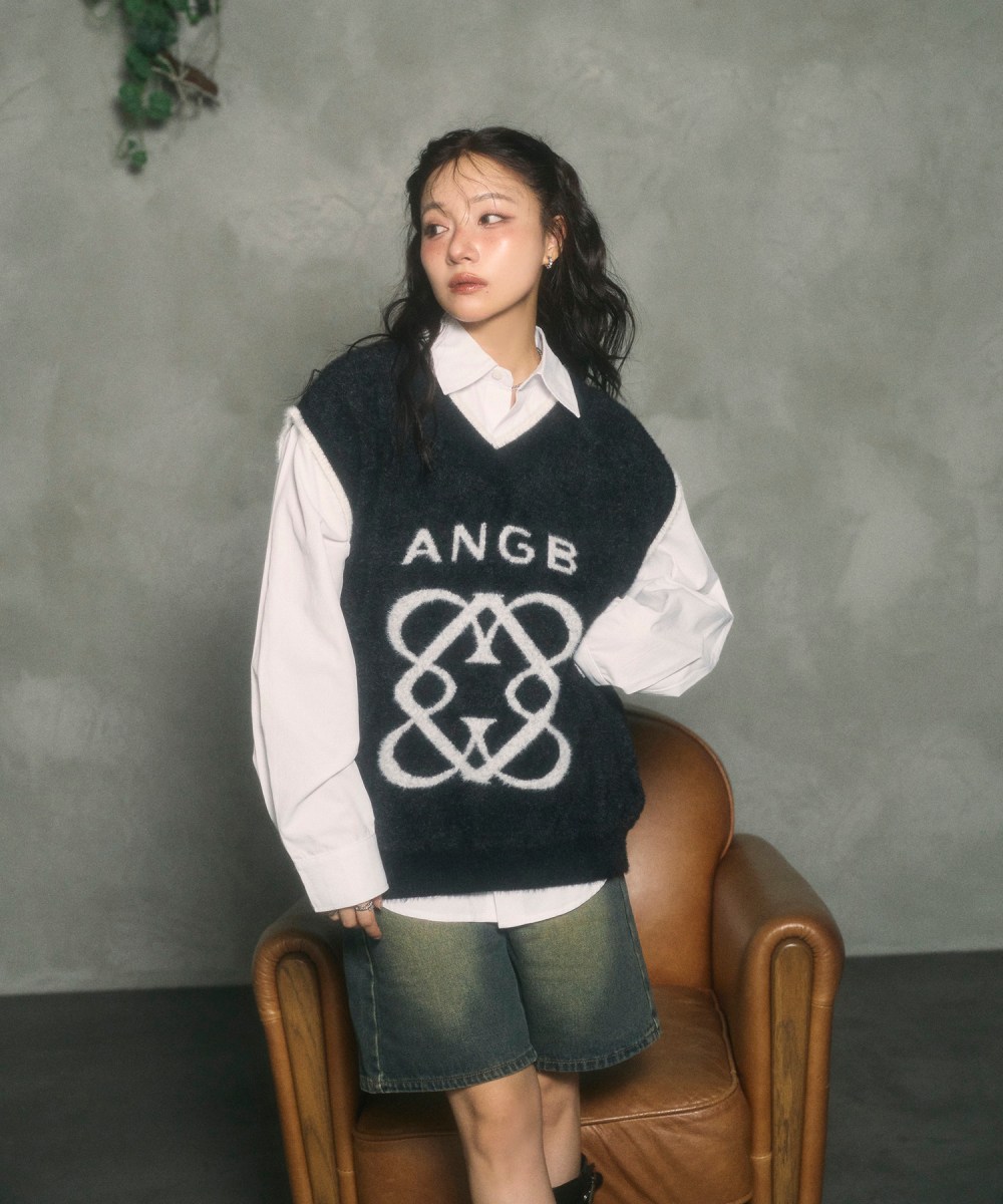 UNISEX エンブレムシャギーベスト