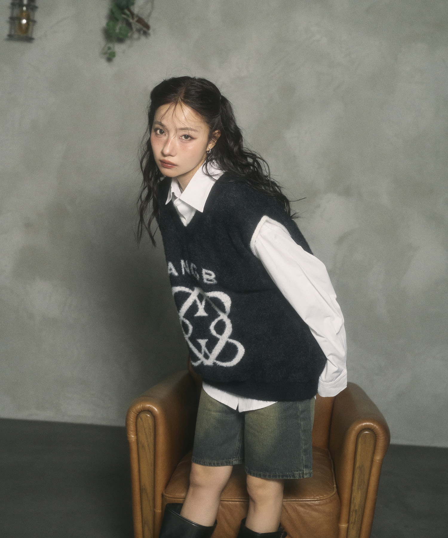 UNISEX エンブレムシャギーベスト – BUNNY APARTMENT