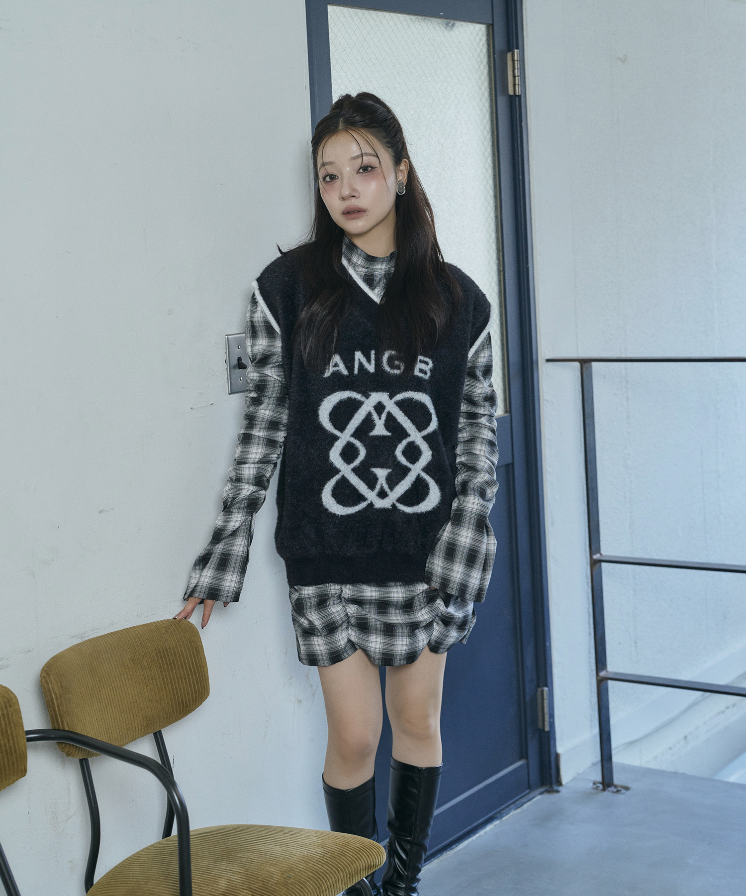 UNISEX エンブレムシャギーベスト – BUNNY APARTMENT