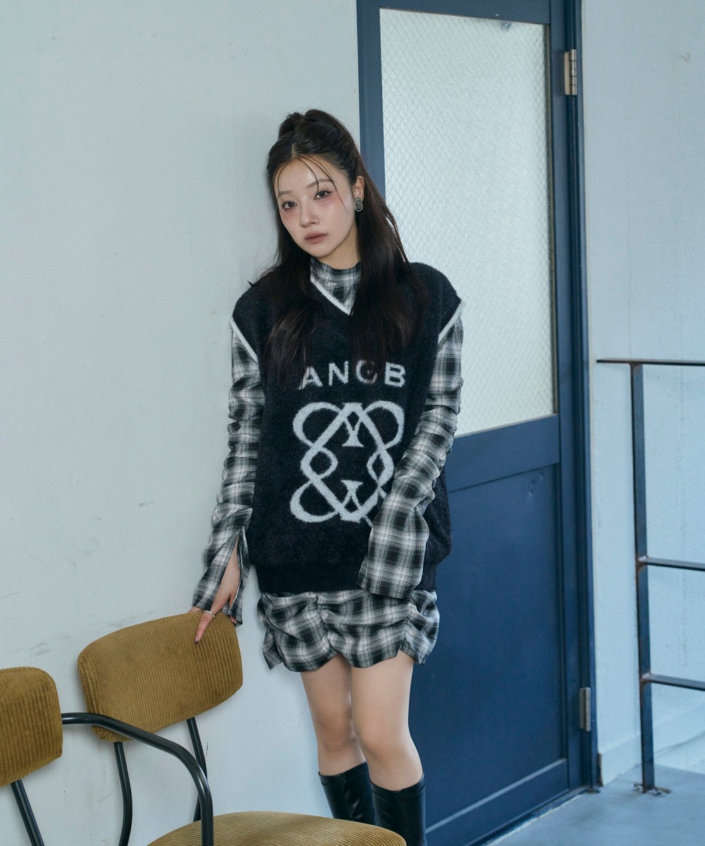 UNISEX エンブレムシャギーベスト