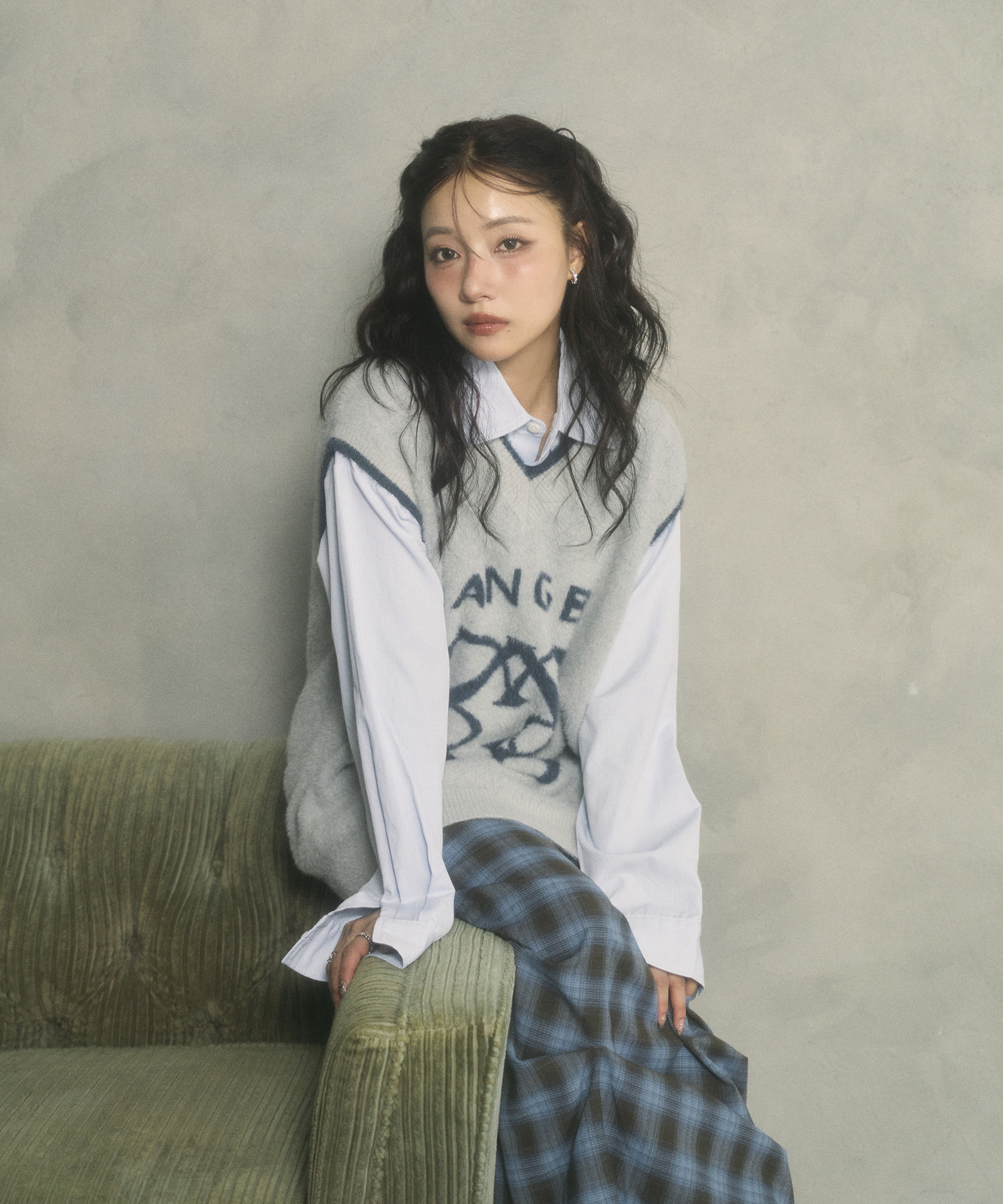 UNISEX エンブレムシャギーベスト – BUNNY APARTMENT