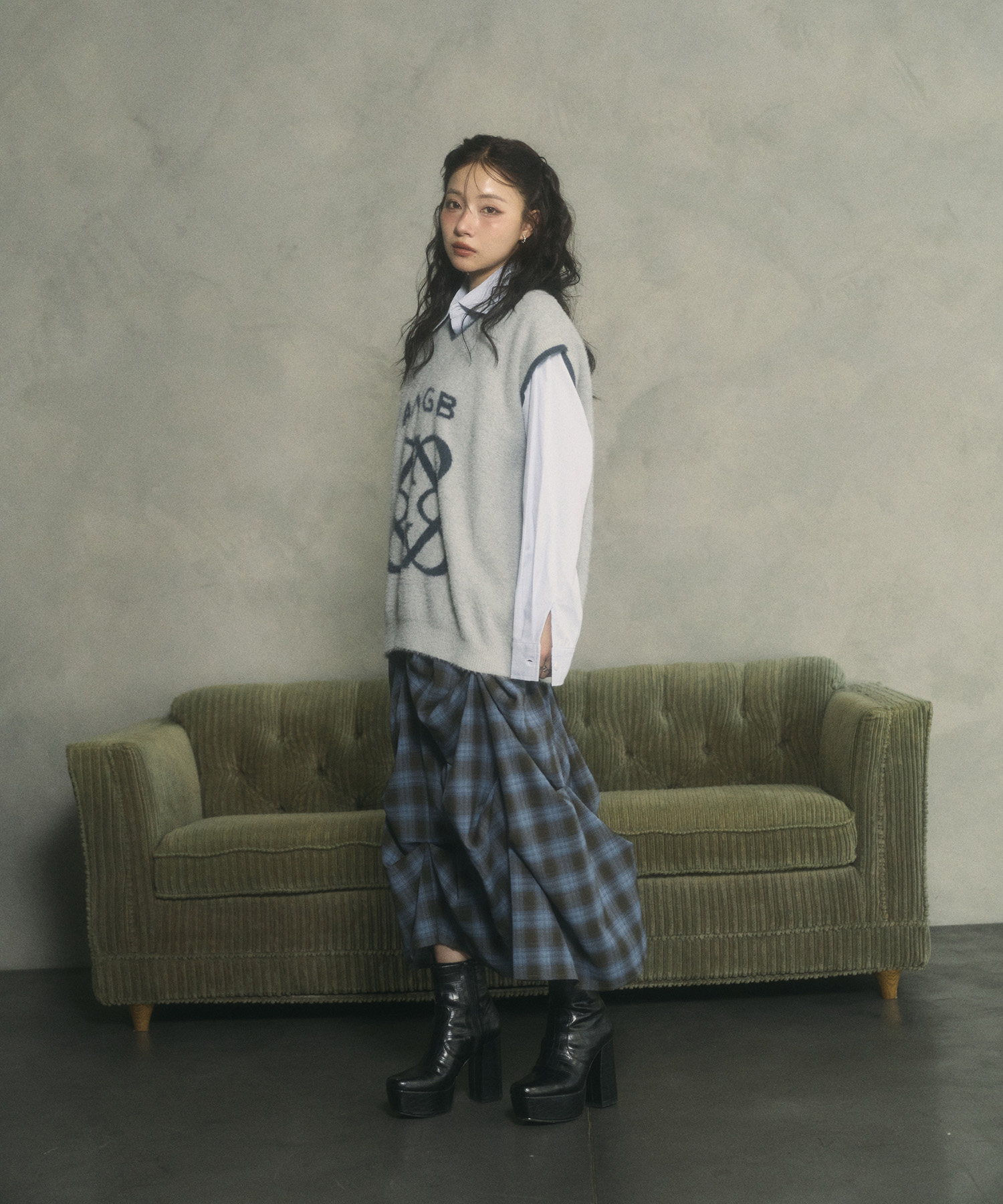 なべさん UNISEX エンブレムシャギーベスト – BUNNY APARTMENT