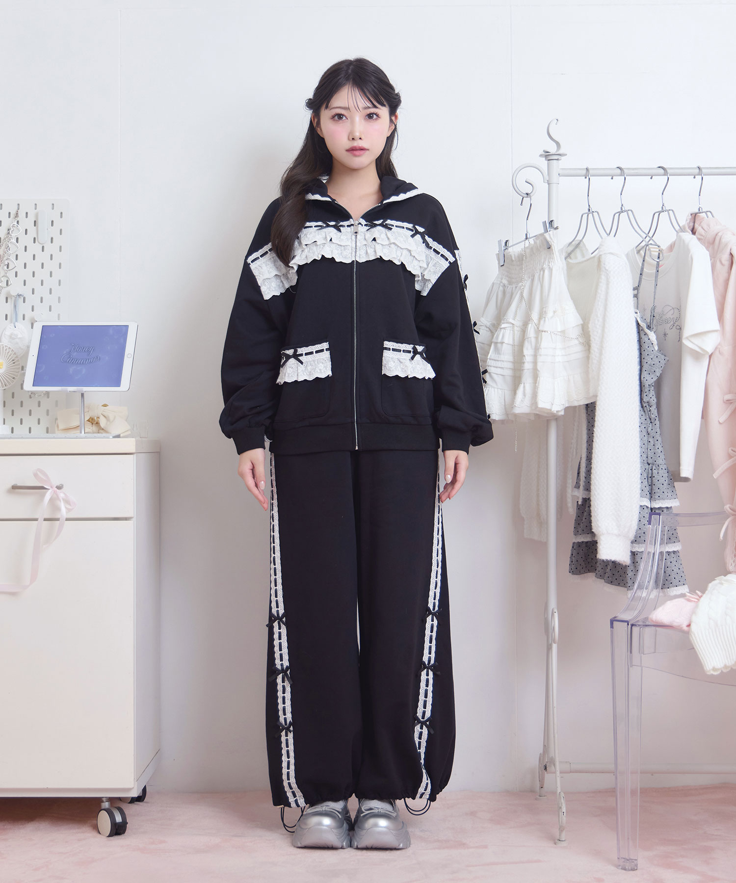 BARNEYSNEWYORKフリルパーカー　ネイビー ジップ付き M 38 ウォッシャブル コンビネーションバックフリル ジップアップ