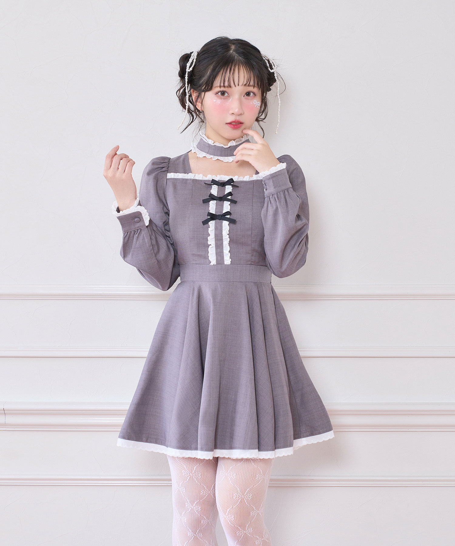 コットンレースデコルテ開きワンピース