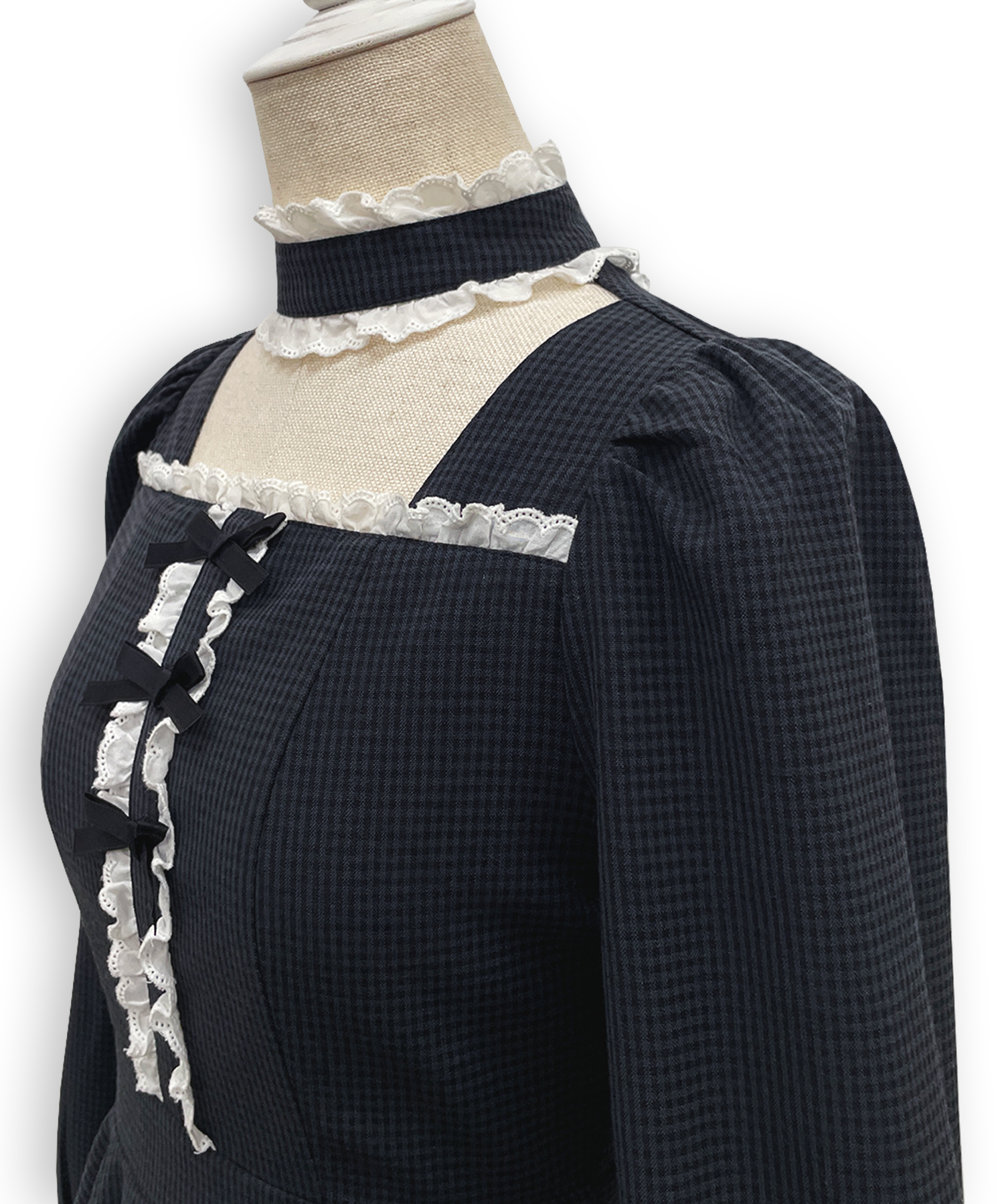 コットンレースデコルテ開きワンピース