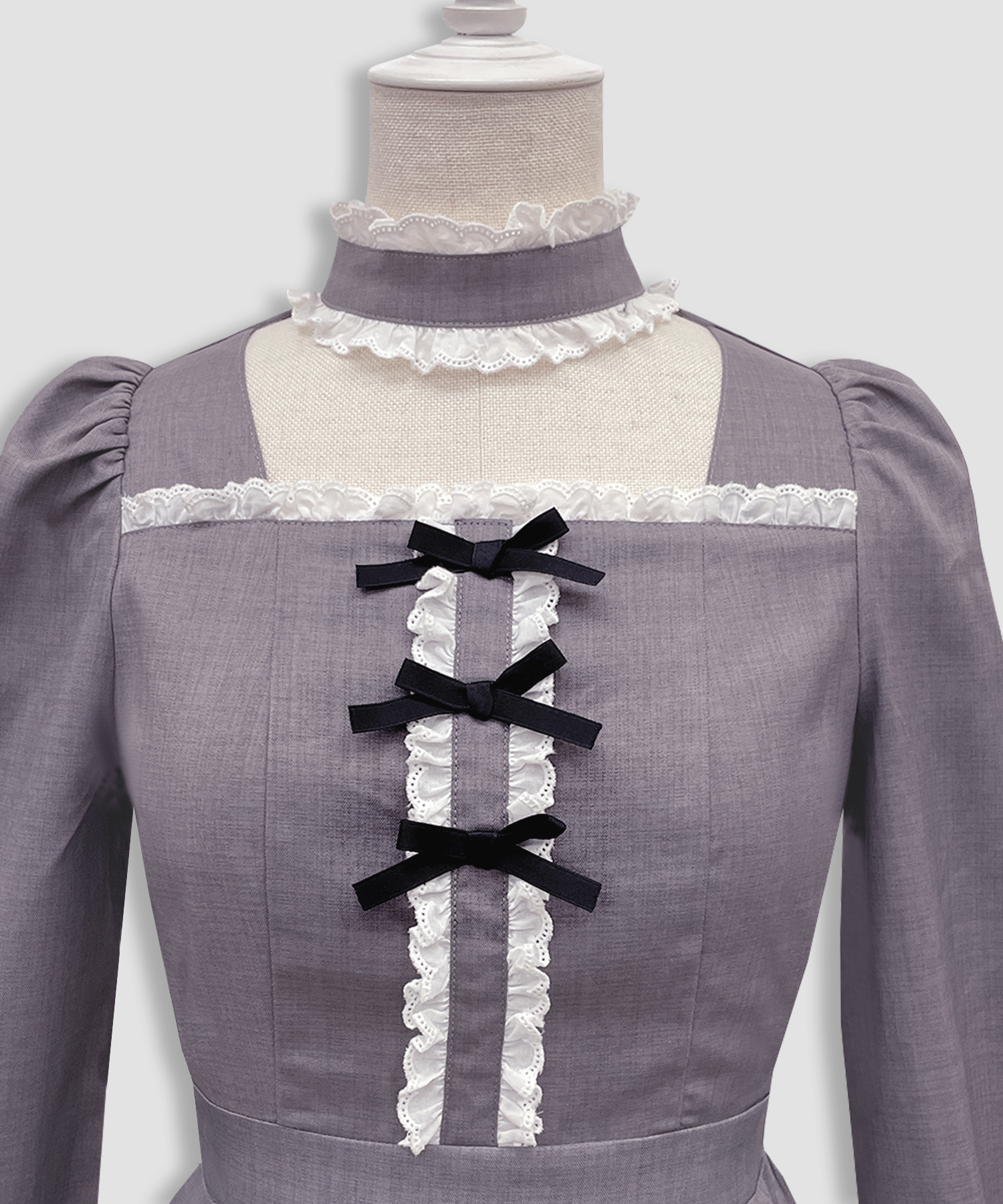 コットンレースデコルテ開きワンピース