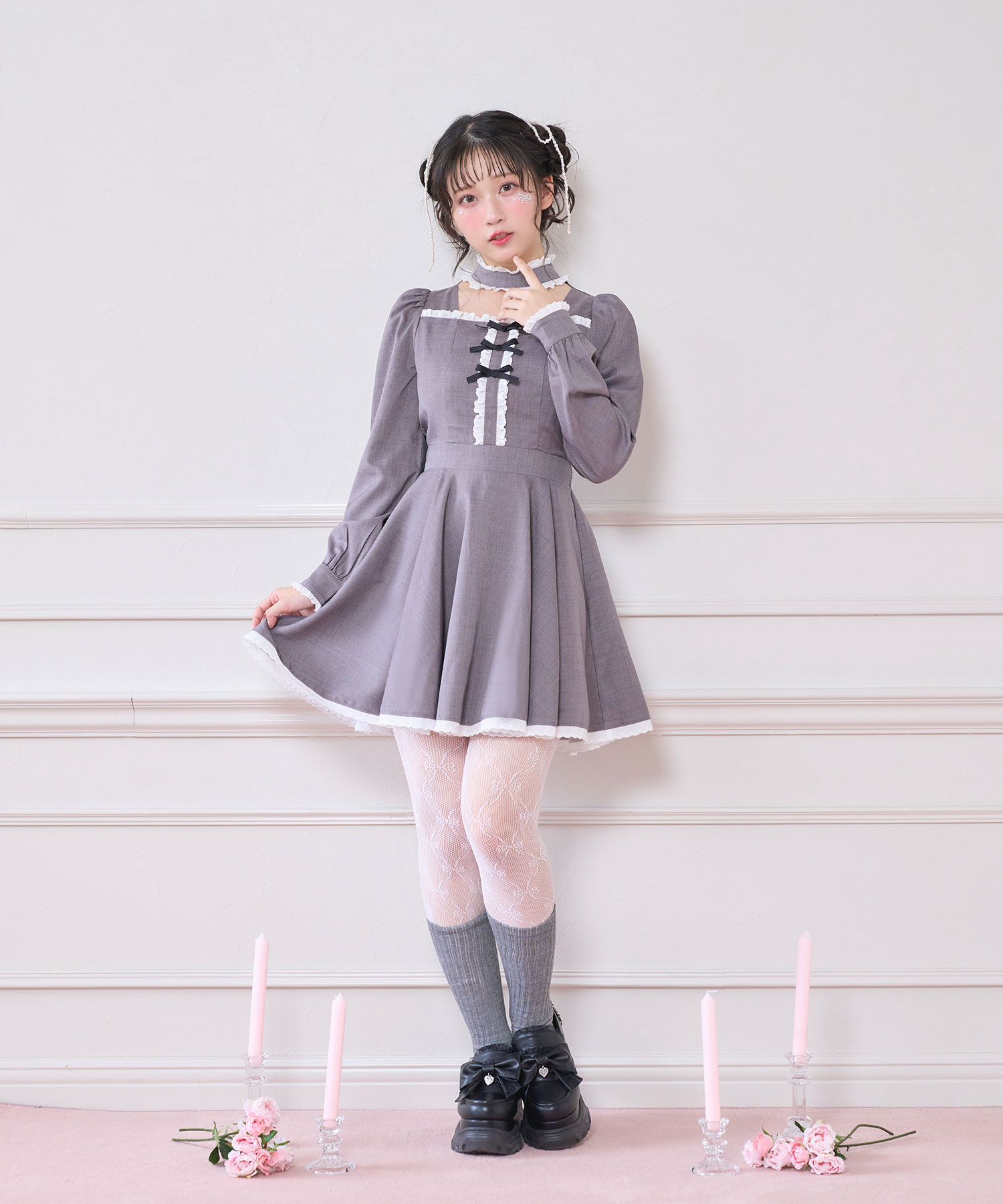 コットンレースデコルテ開きワンピース