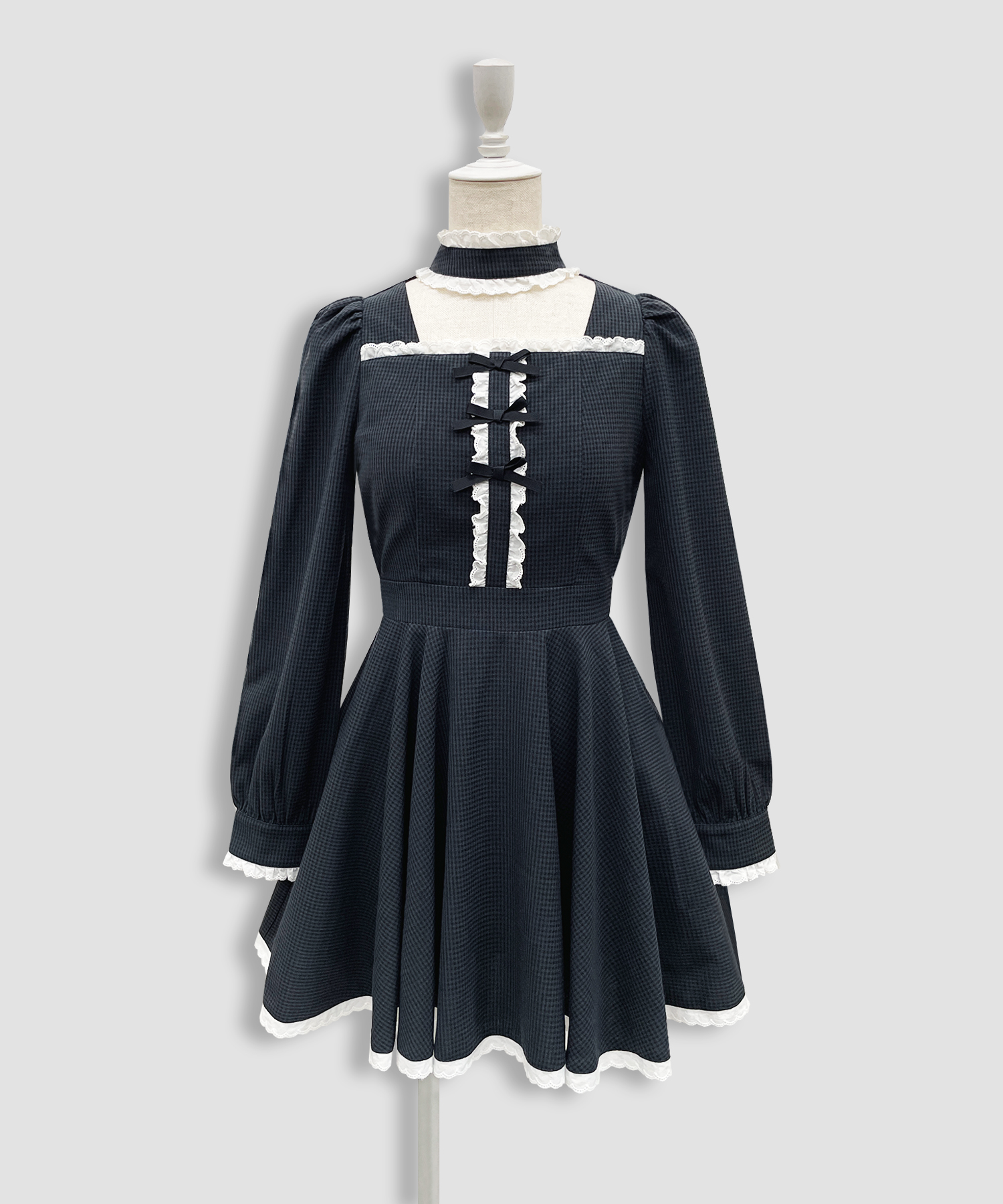 コットンレースデコルテ開きワンピース