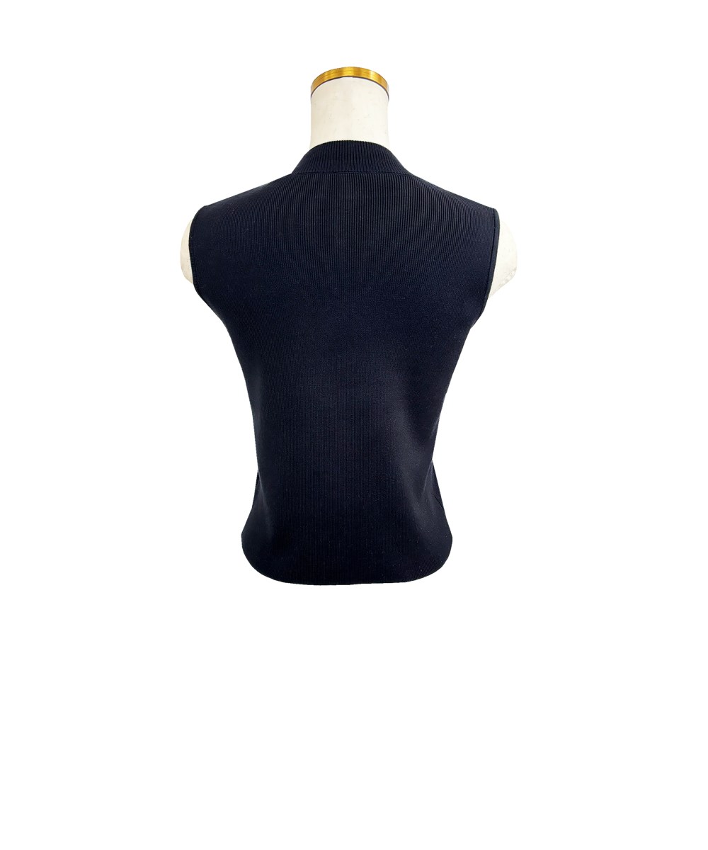 Chest charm Ens. knit tops
