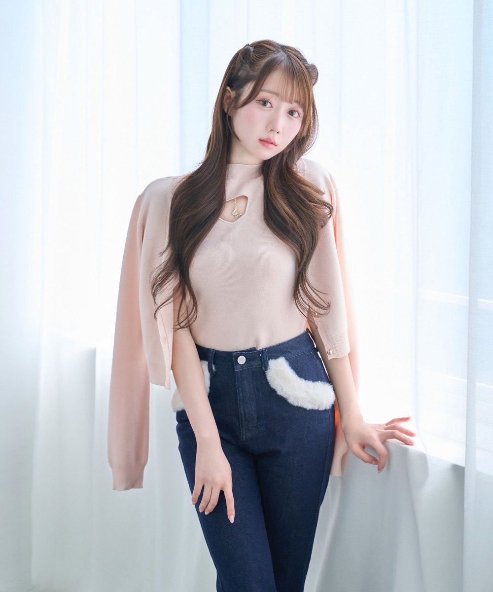 Chest charm Ens. knit tops