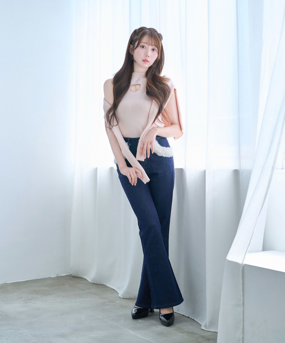 Chest charm Ens. knit tops