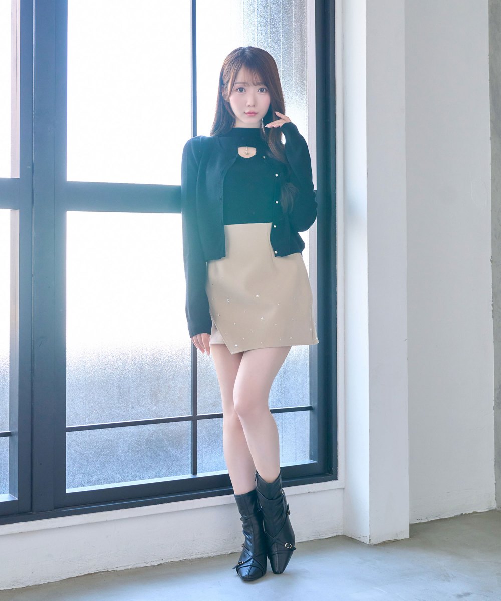 Chest charm Ens. knit tops