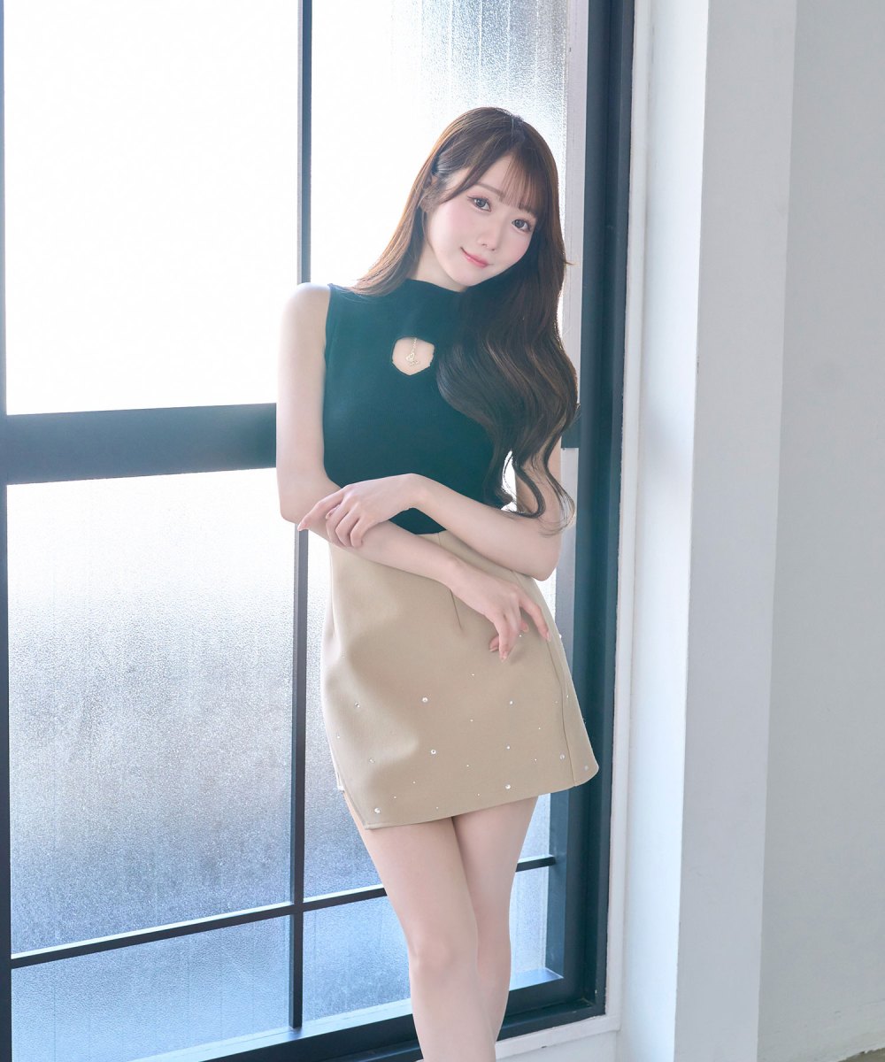 Chest charm Ens. knit tops