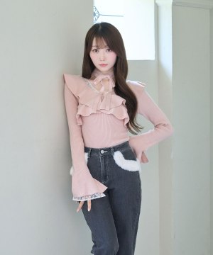Ruffle collar knit tops