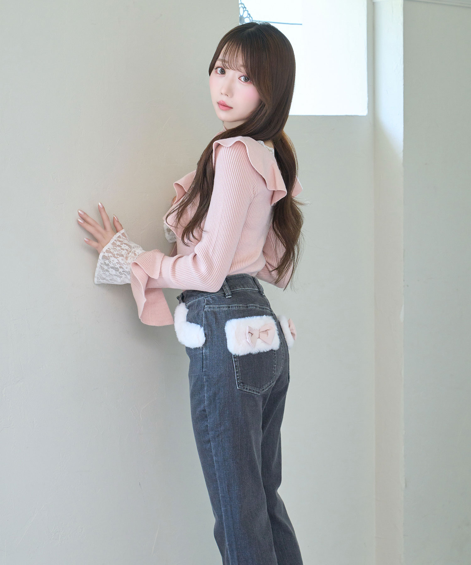 ロゼミューズFur trimmed denim pants 25秋 Sサイズ Fur trimmed denim pants – BUNNY APARTMENT