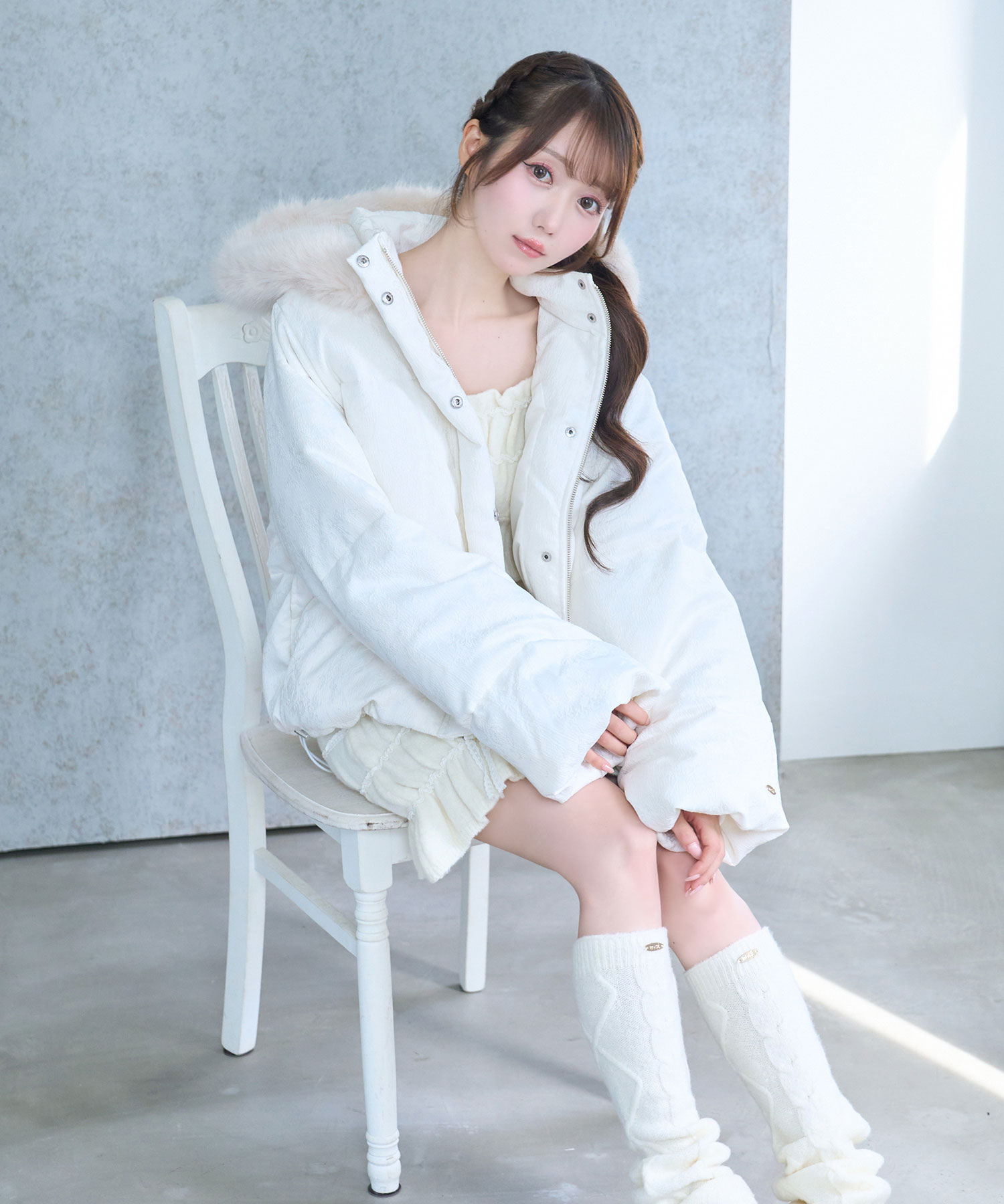 Jaquard mid-length down coat