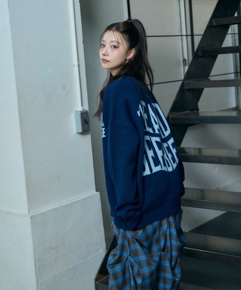 UNISEX ウェーブロゴニット