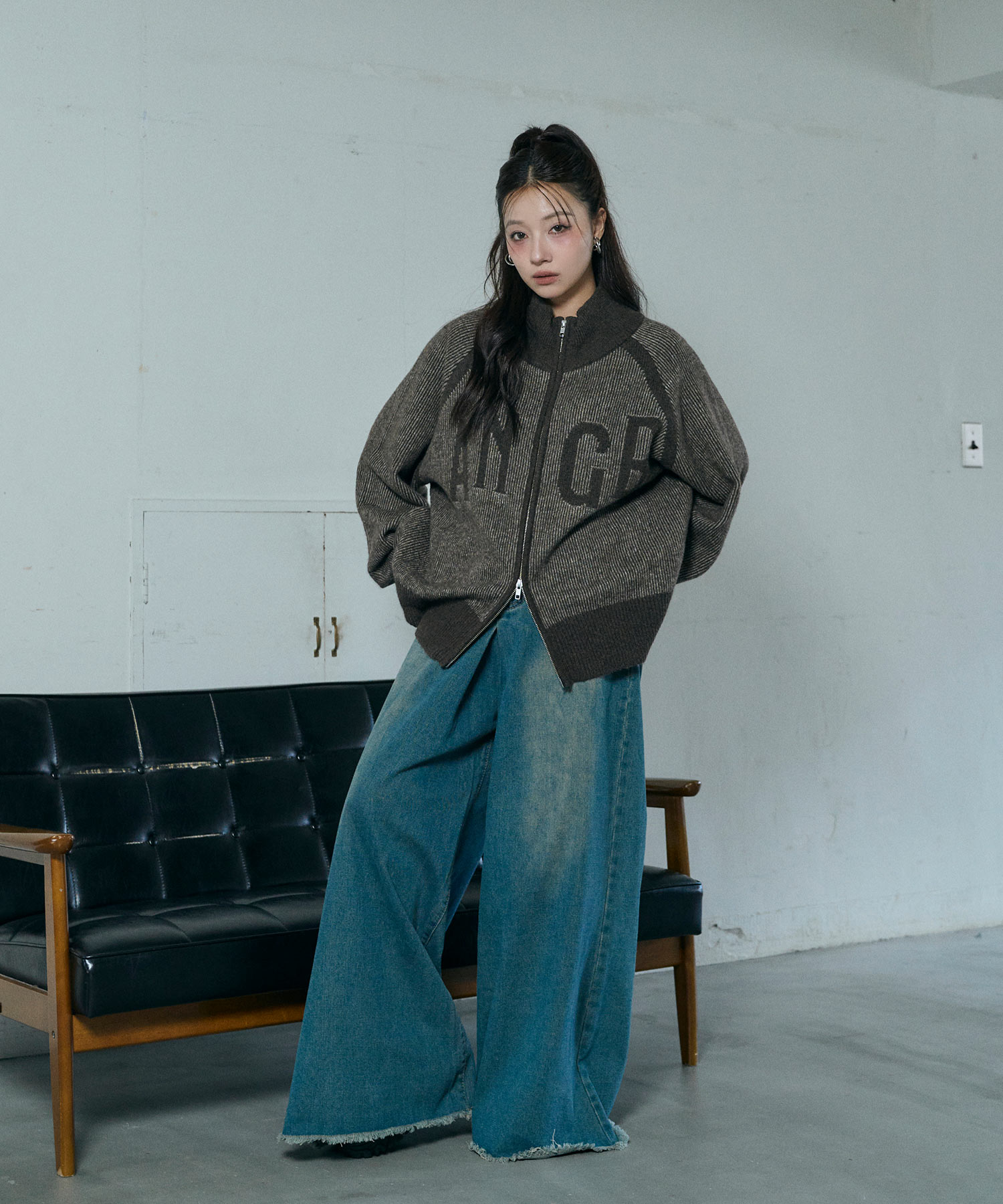 UNISEX プレーティングジップニット