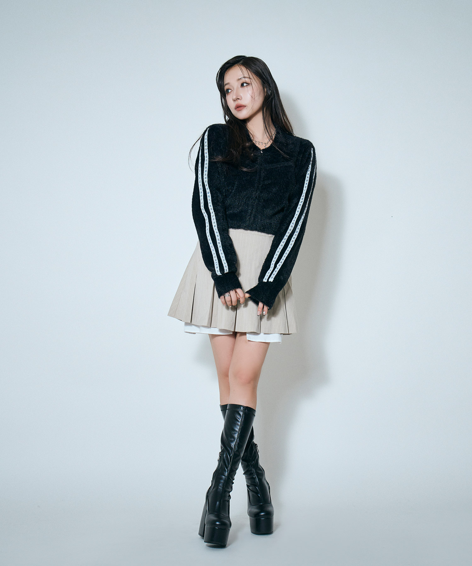 レースビスチェニット