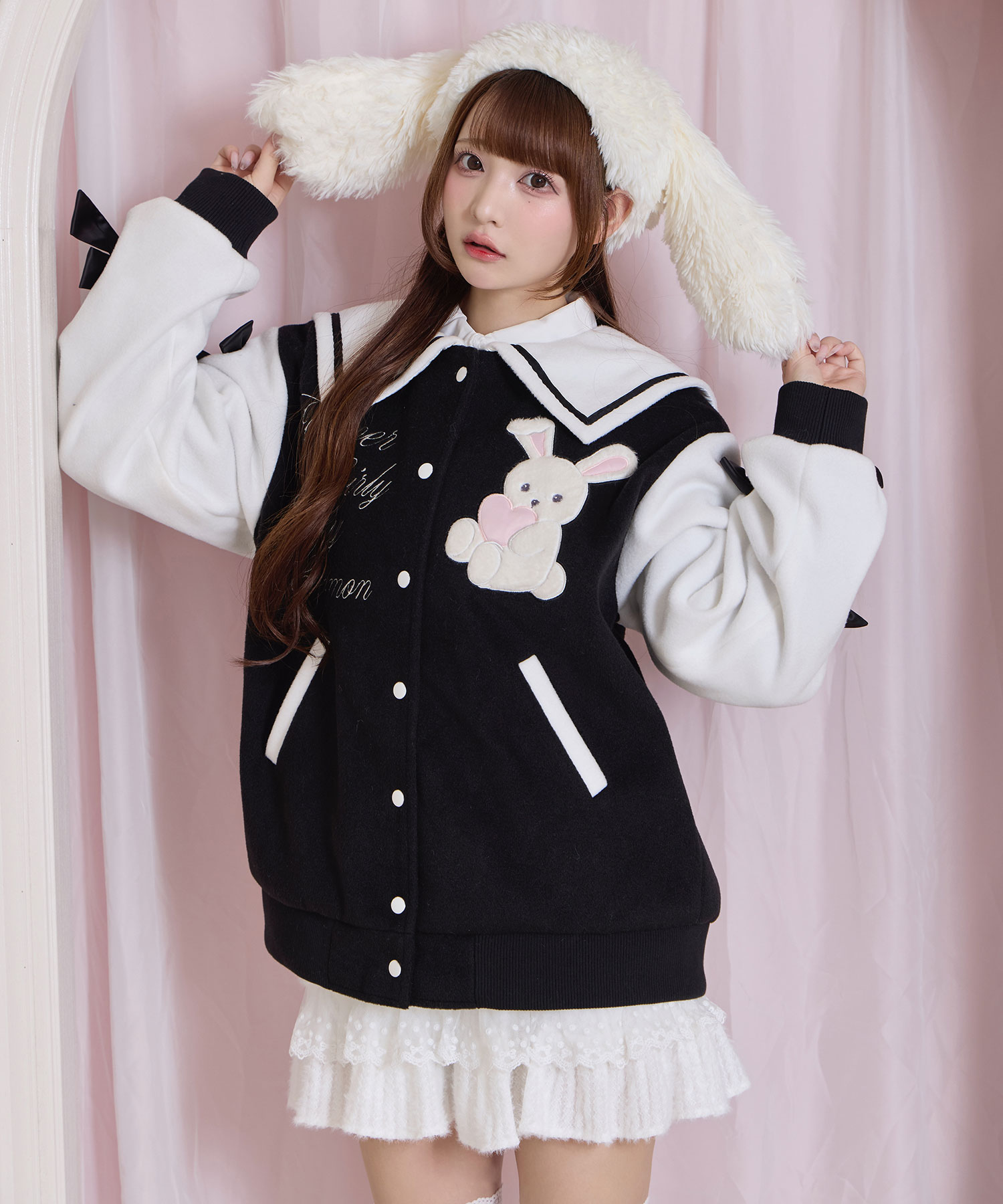 袖リボンハニーちゃんアップリケスタジャン