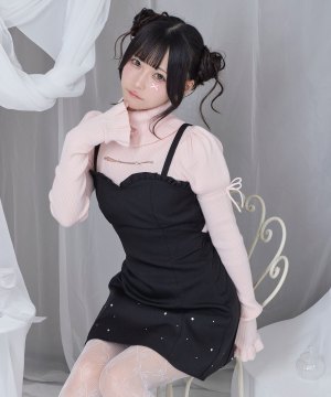 カットアウトラインストーンタートルニット