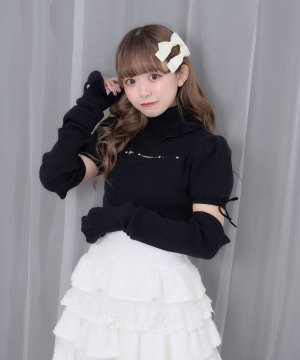 カットアウトラインストーンタートルニット