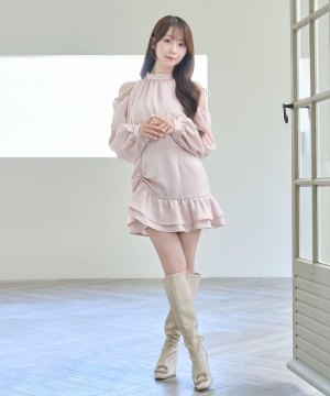 Open shoulder mini dress
