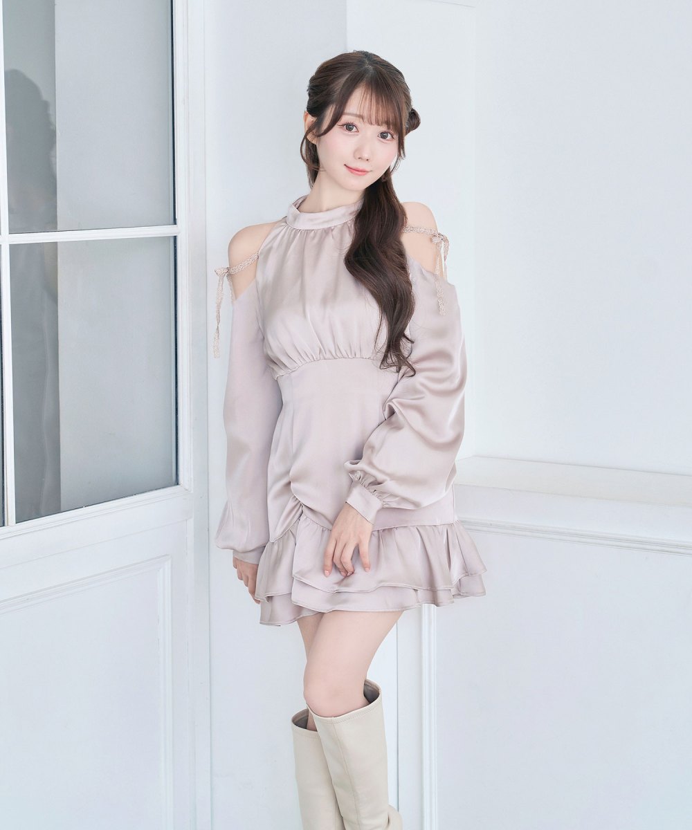 Open shoulder mini dress