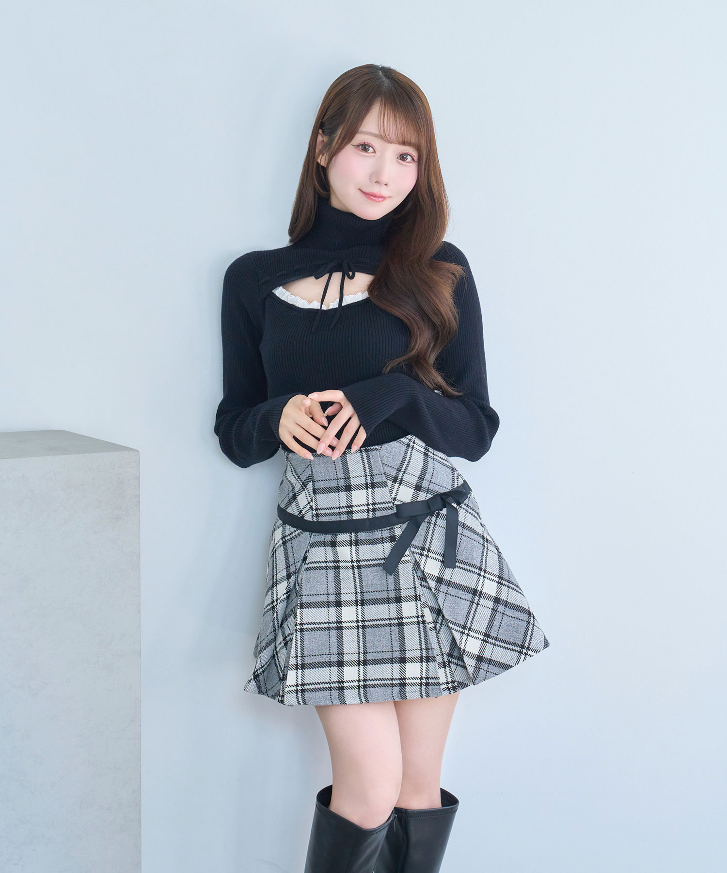 Keyhole H/N knit tops