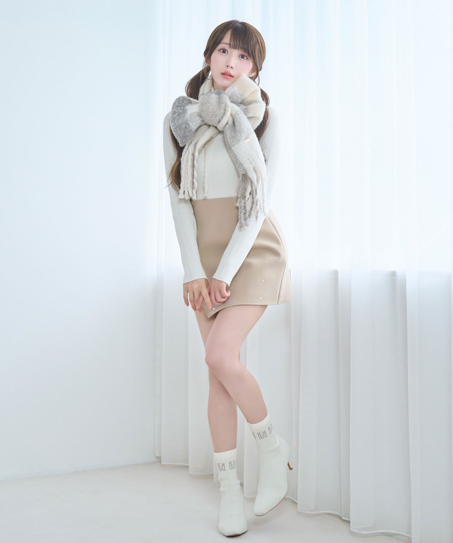 Logo knitting short boots