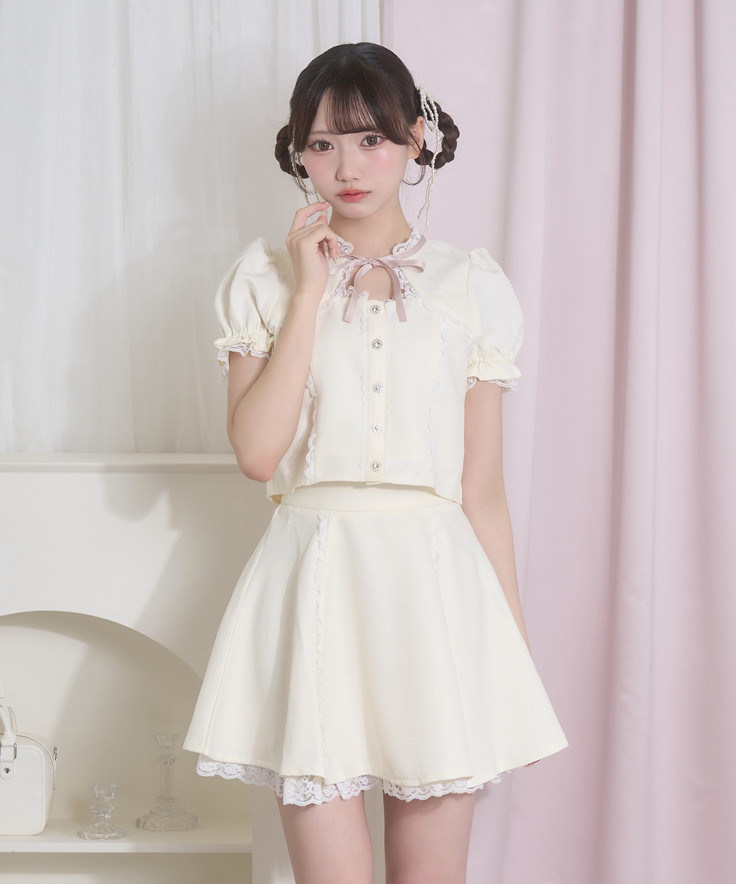 胸元あきレースセットアップ
