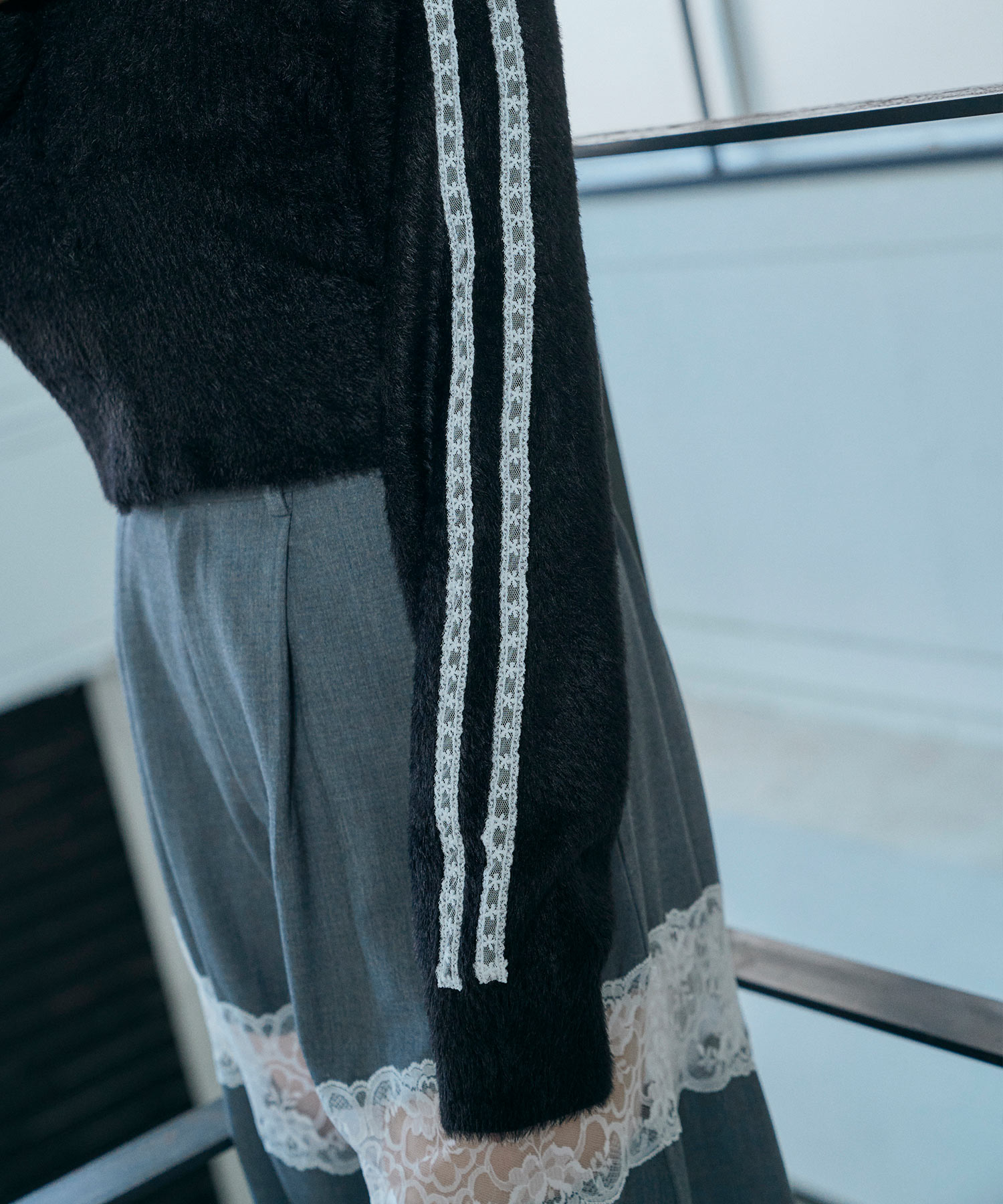 レースビスチェニット