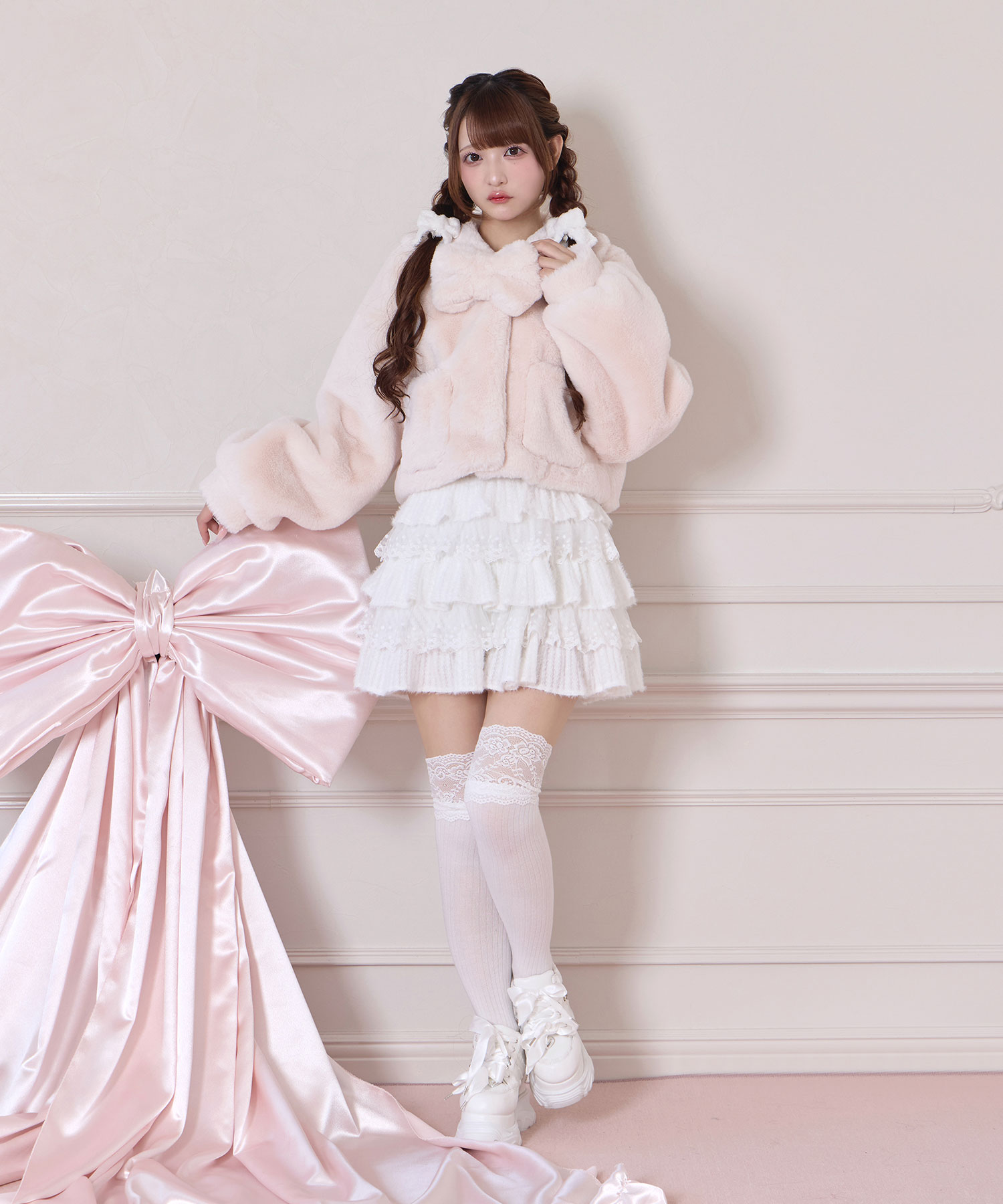 ビジュー衿エコファーリボンコート