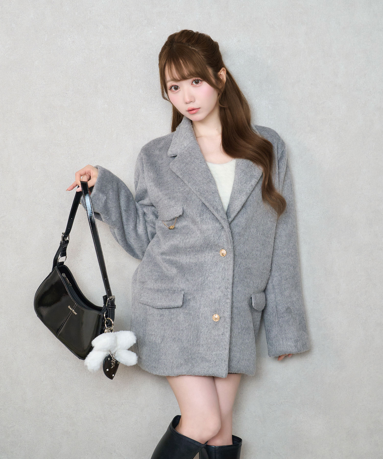 Shoulder bag with many charm