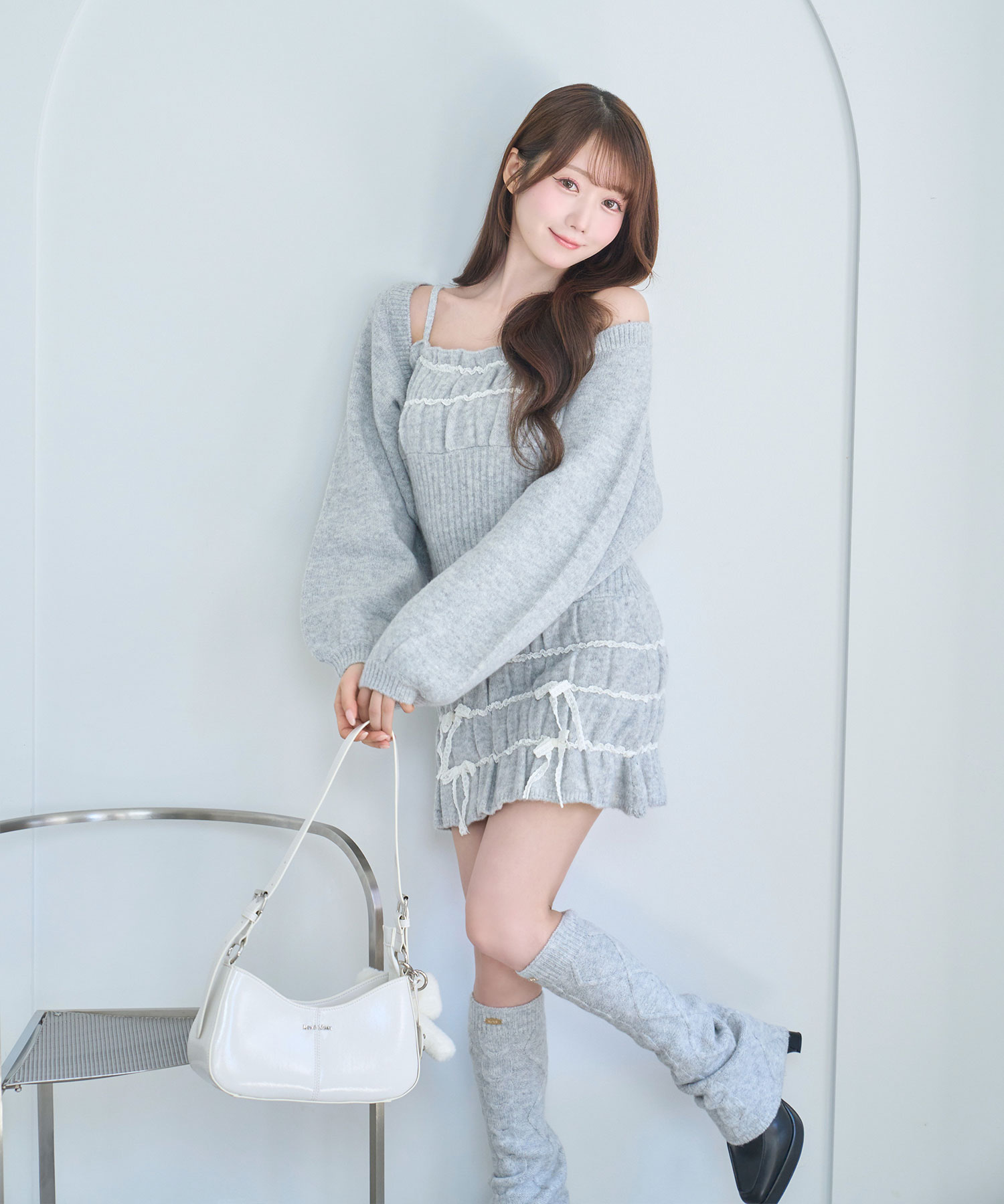 Shoulder bag with many charm