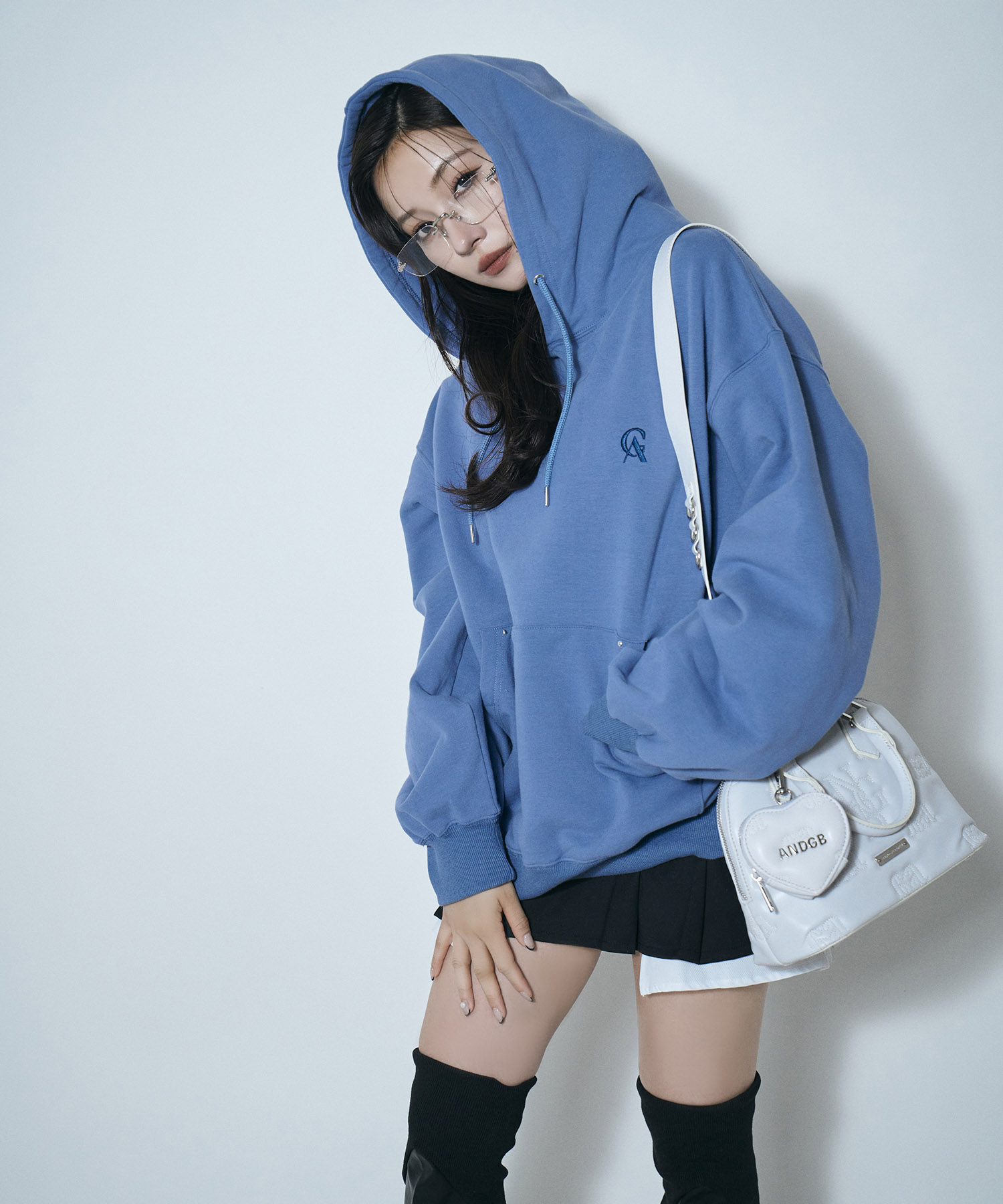 UNISEX 裏起毛パッチロゴパーカー