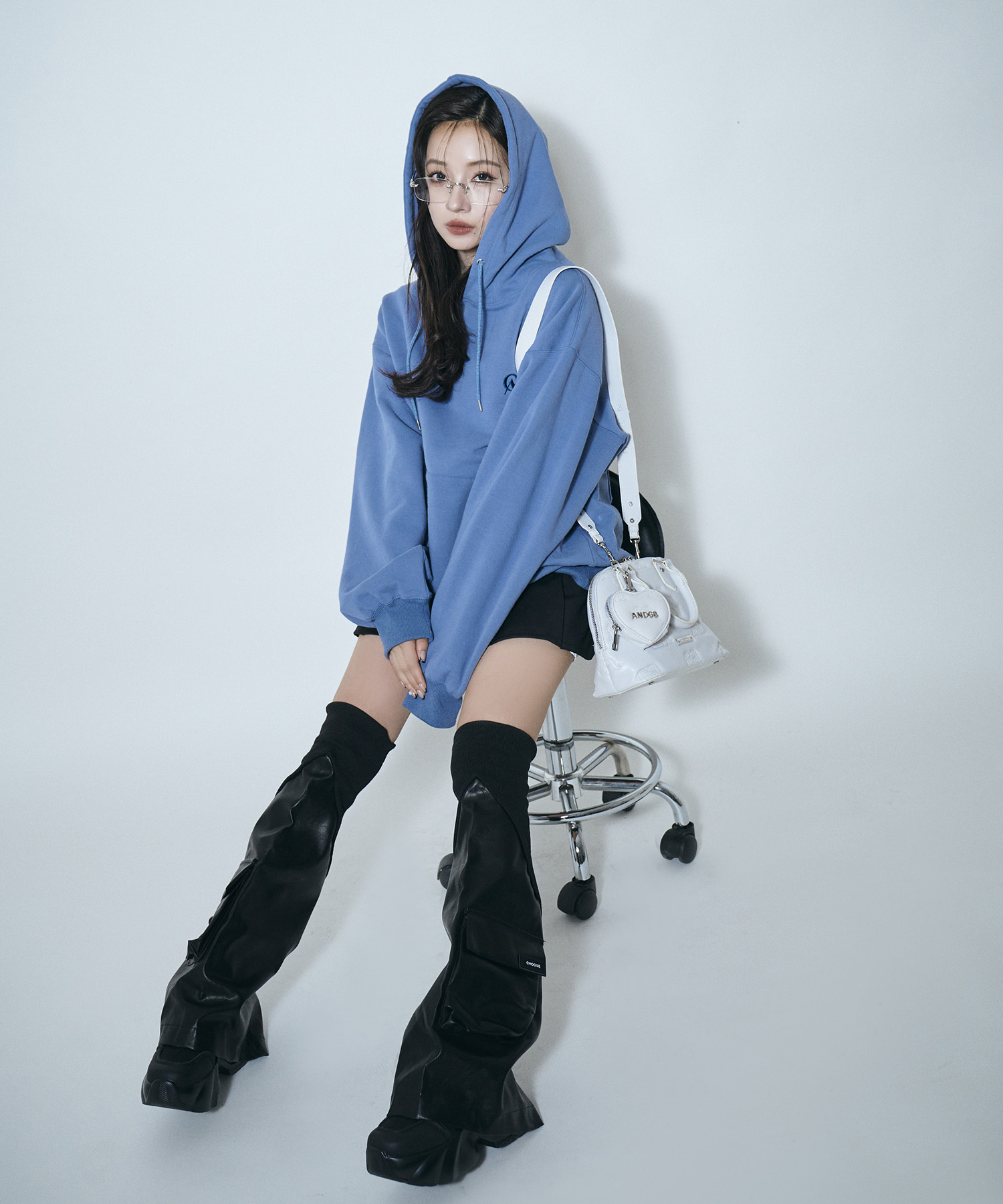 UNISEX 裏起毛パッチロゴパーカー