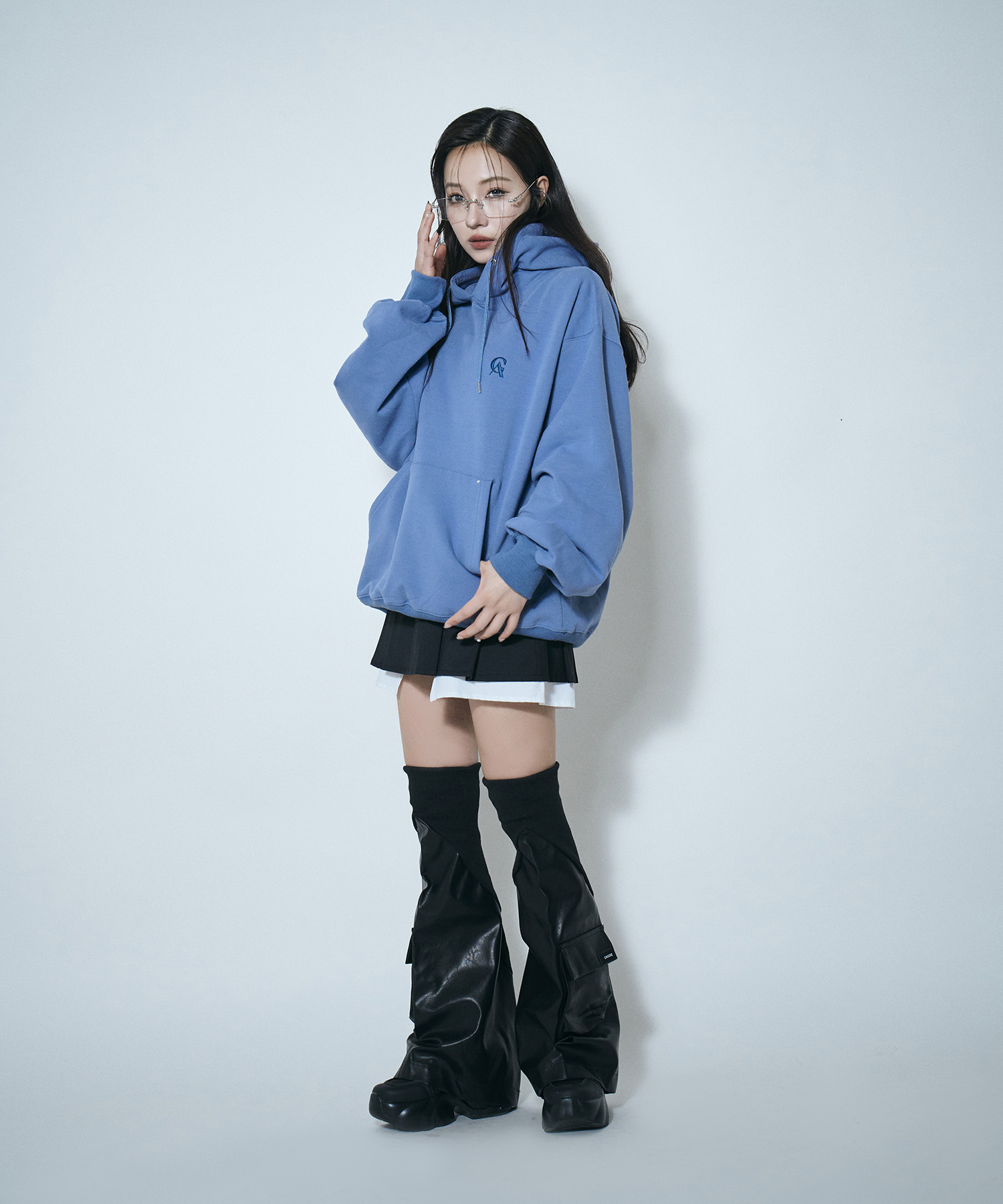 UNISEX 裏起毛パッチロゴパーカー